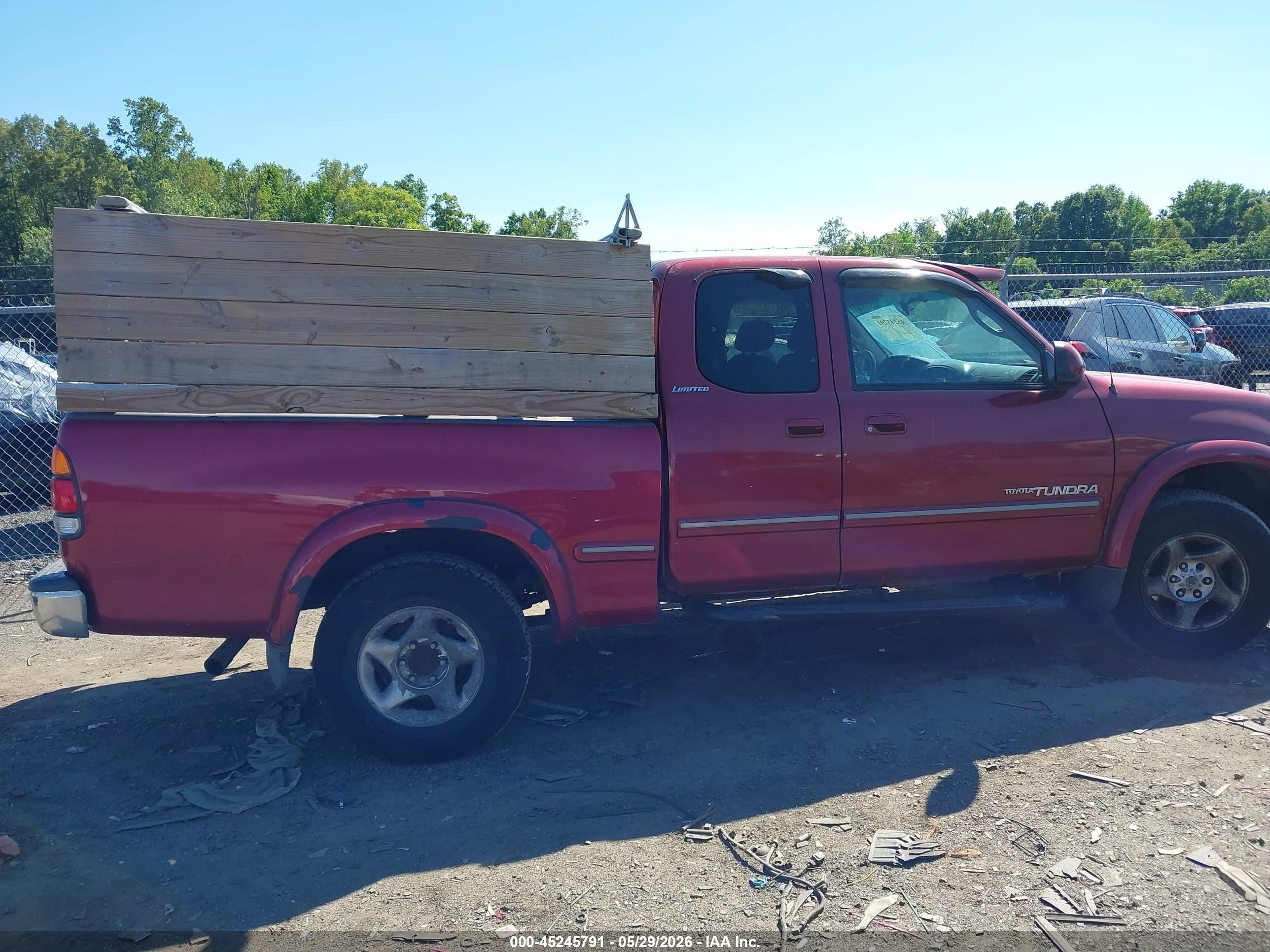 2001 Toyota Tundra Ltd Red vin: 5TBBT48131S201645