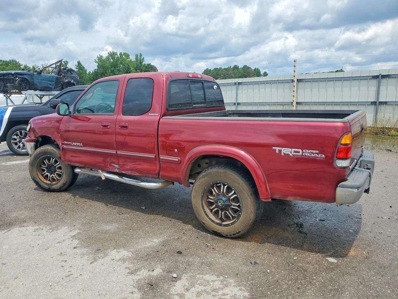 2001 Toyota Tundra Access Cab Limited Burgundy vin: 5TBBT48171S192402