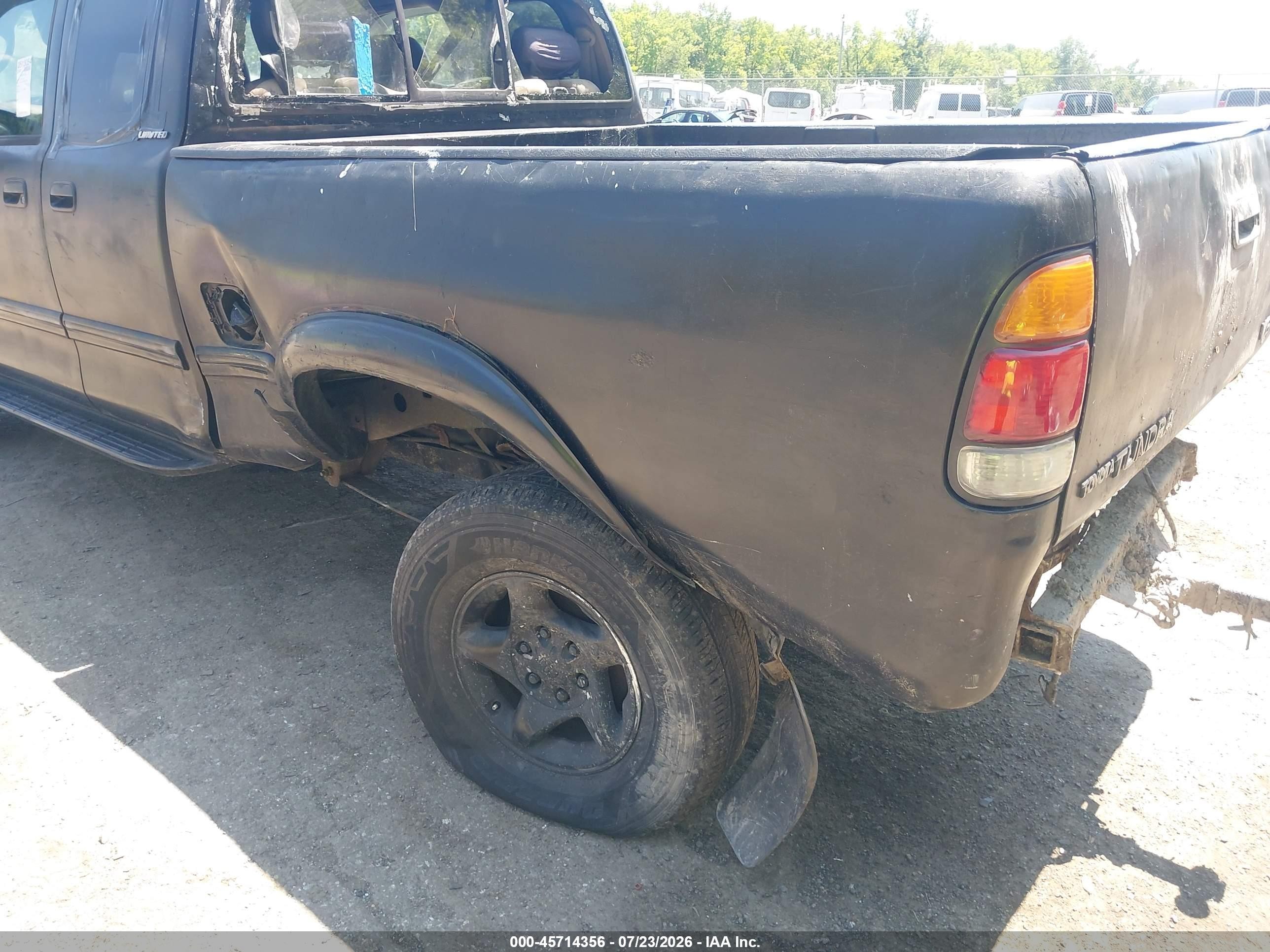 2000 Toyota Tundra Ltd V8 Black vin: 5TBBT4819YS019989
