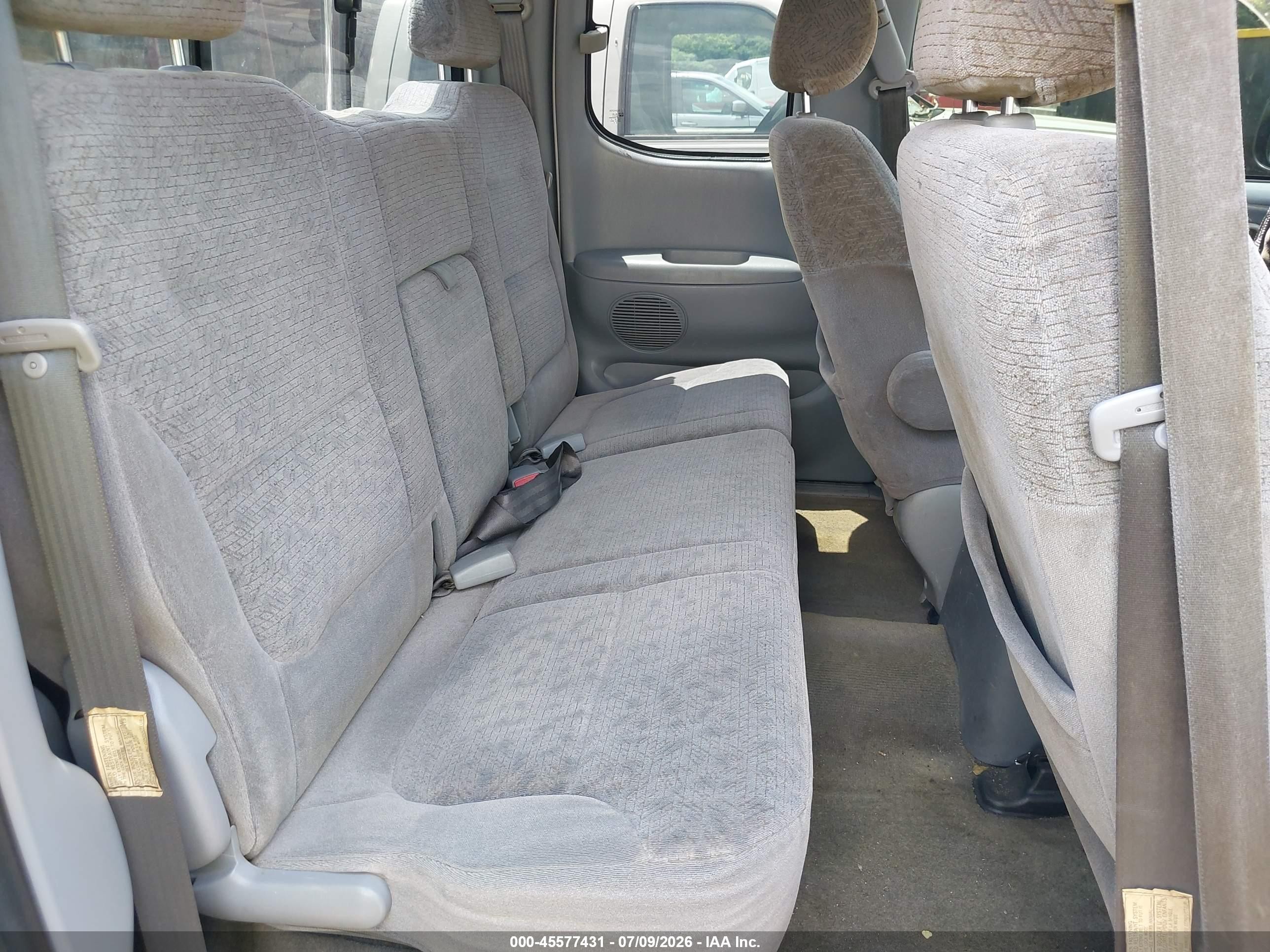 2002 Toyota Tundra Ltd V8 Белый vin: 5TBBT481X2S325364