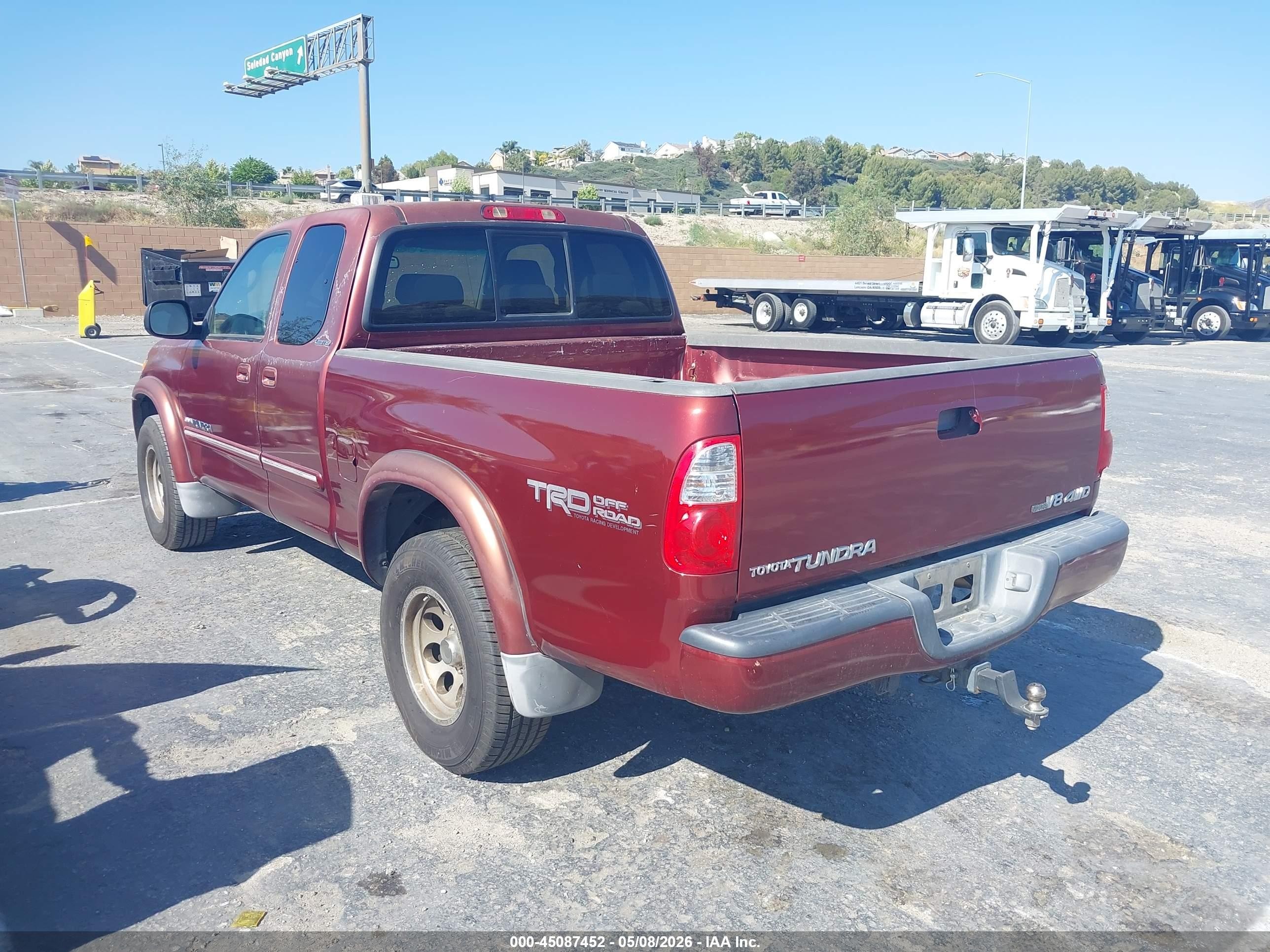 2005 Toyota Tundra Limited V8 Red vin: 5TBBT481X5S459215