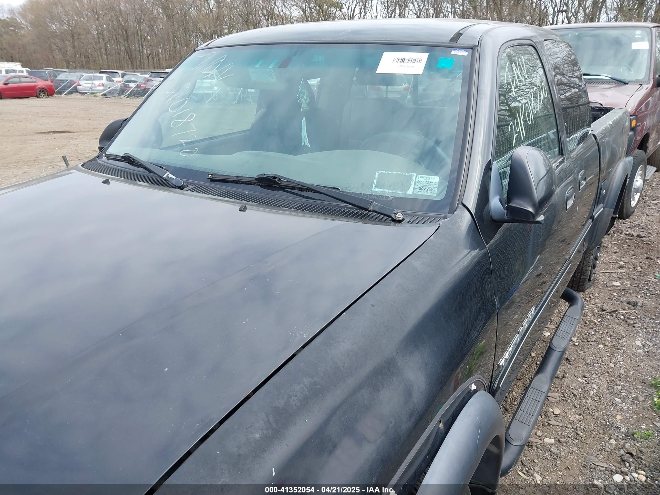 2000 Toyota Tundra Ltd V8 Black vin: 5TBBT481XYS091736