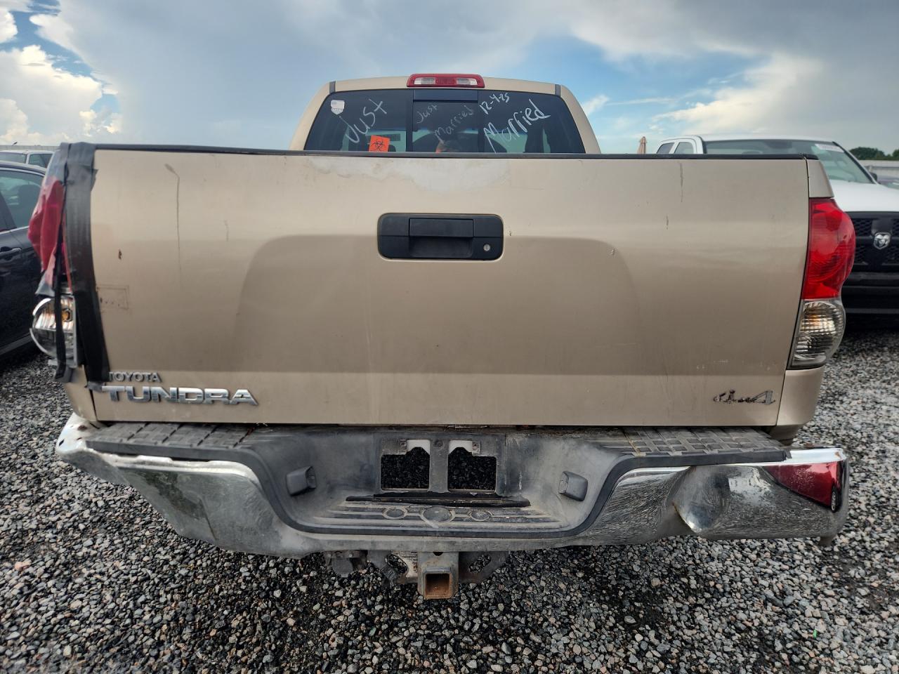 2007 Toyota Tundra Double Cab Sr5 Beige vin: 5TBBT54117S453091
