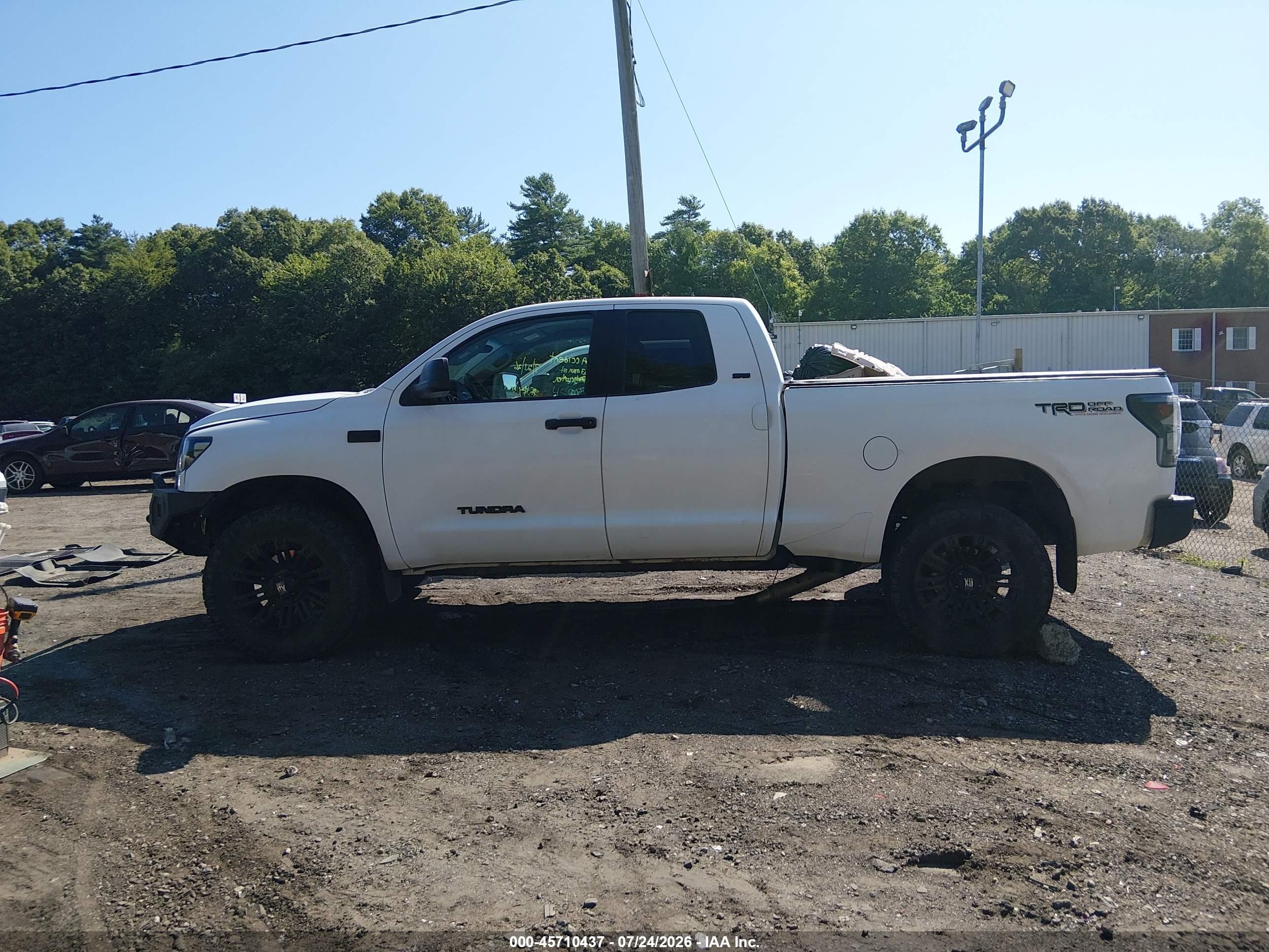 2007 Toyota Tundra Sr5 4.7l V8 Белый vin: 5TBBT54157S456513