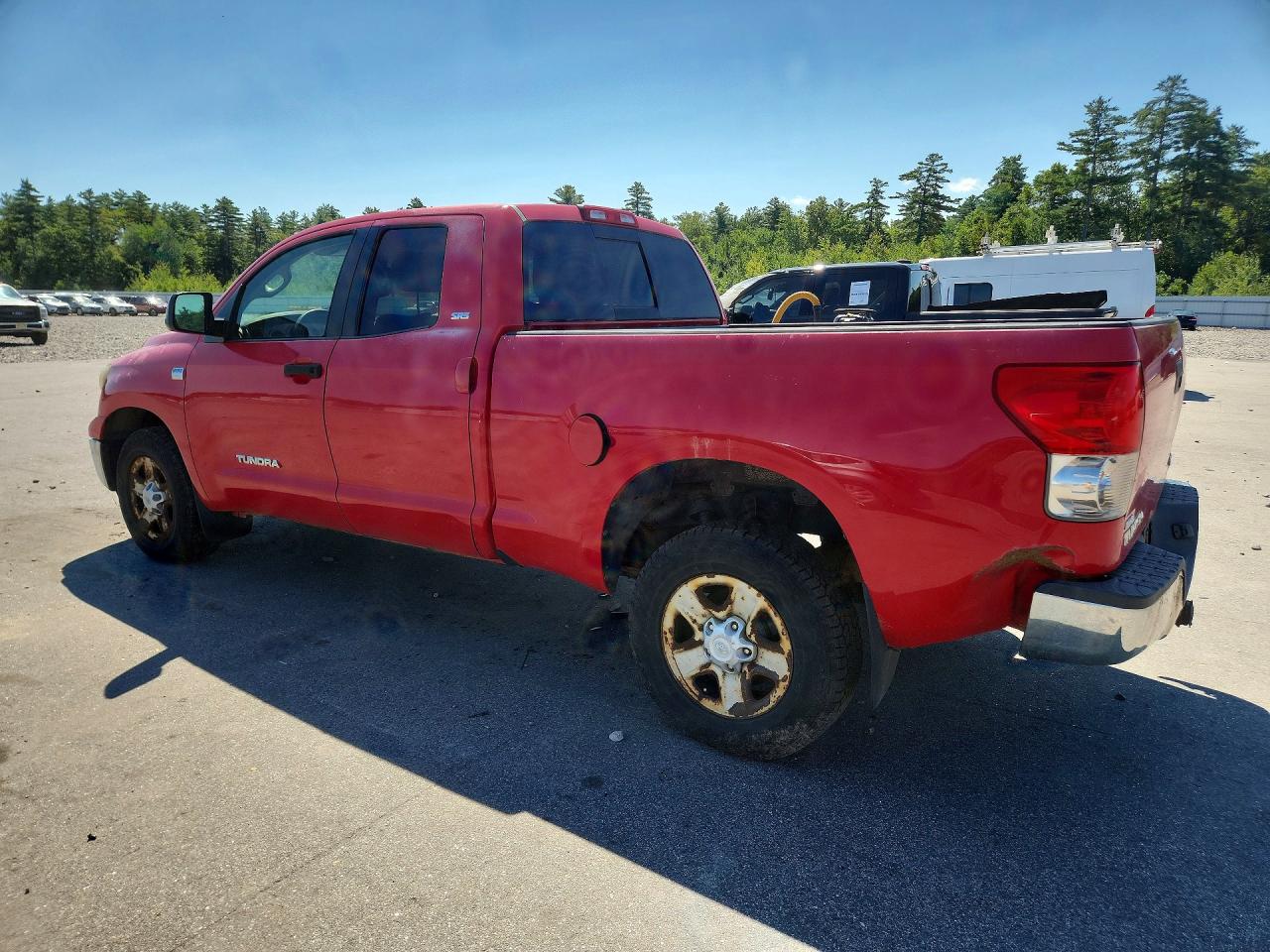 2007 Toyota Tundra Sr5 Red vin: 5TBBT54177S452995