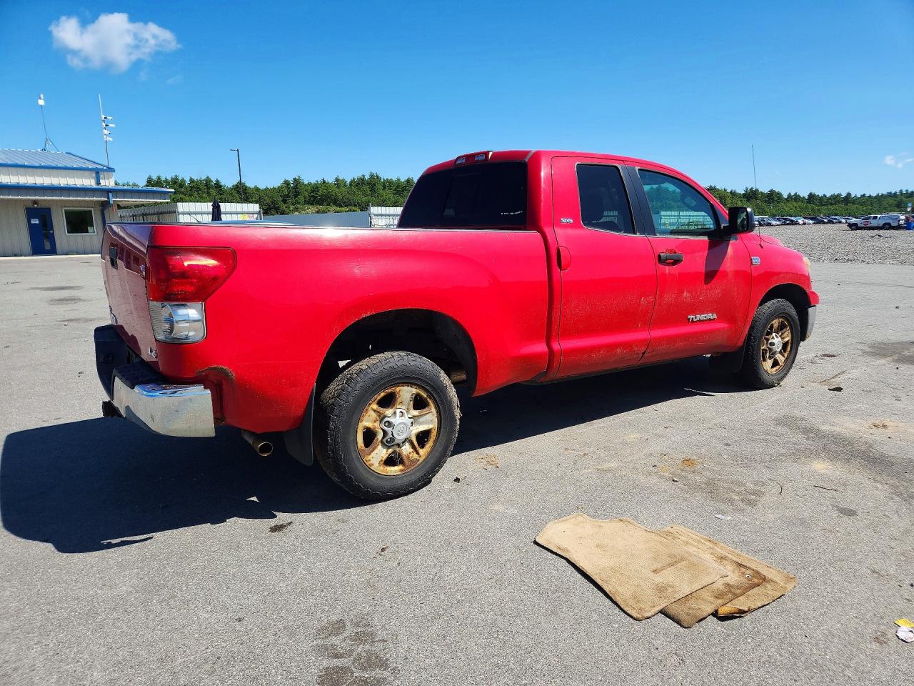 2007 Toyota Tundra Sr5 Red vin: 5TBBT54177S452995