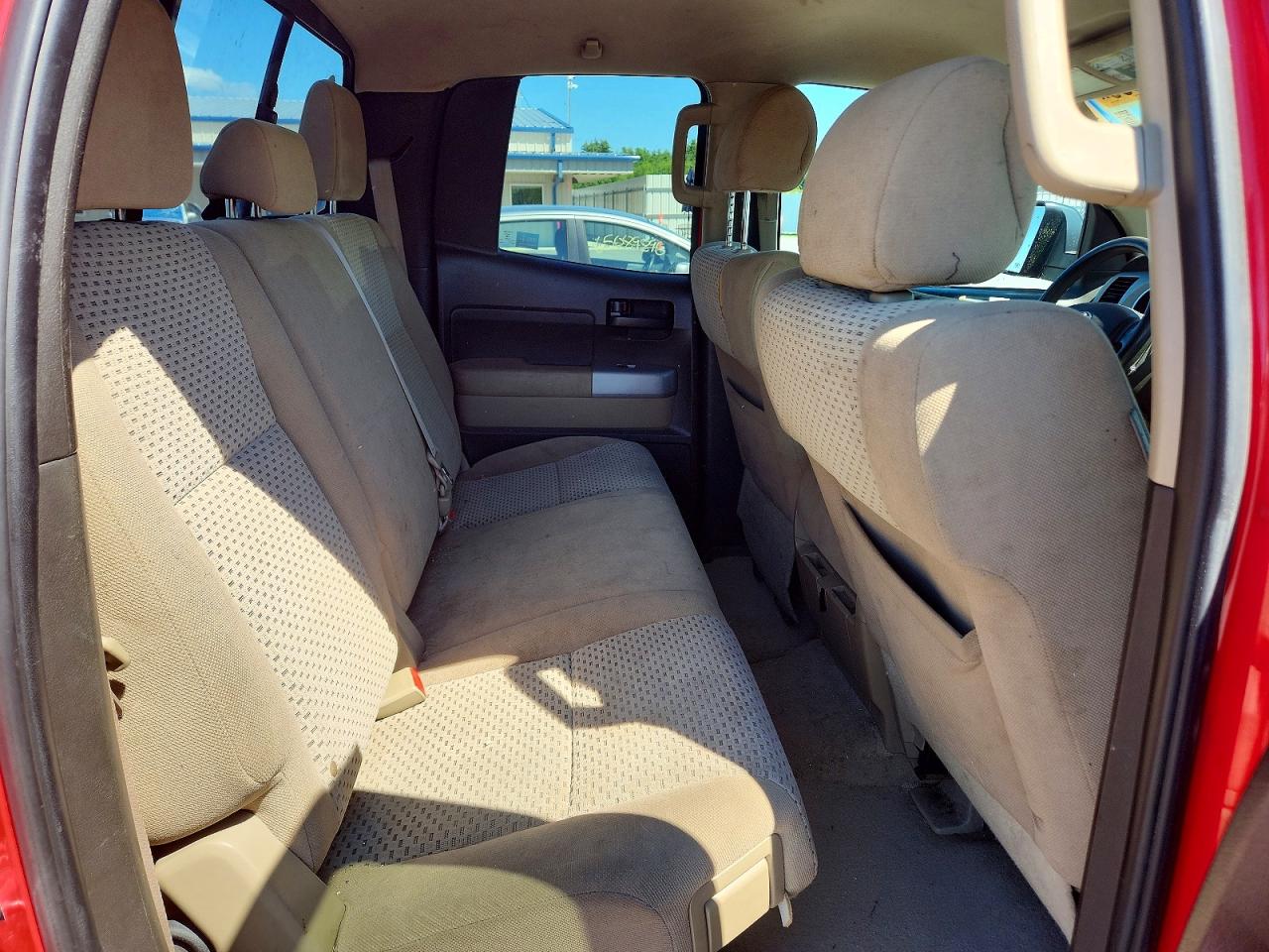 2007 Toyota Tundra Sr5 Red vin: 5TBBT54177S452995