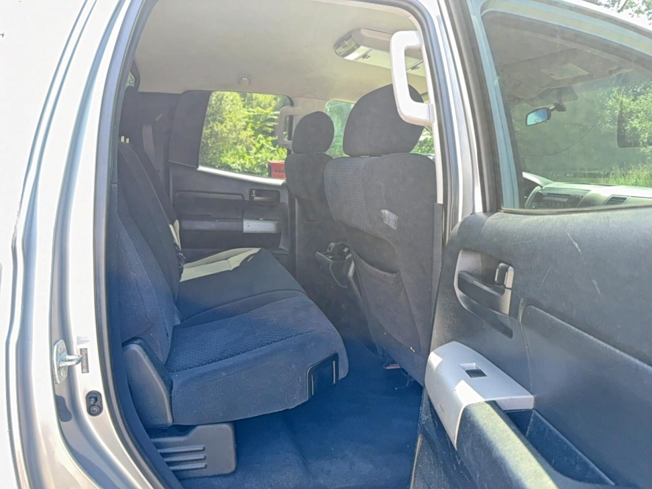 2008 Toyota Tundra Sr5 Silver vin: 5TBBV54108S496638