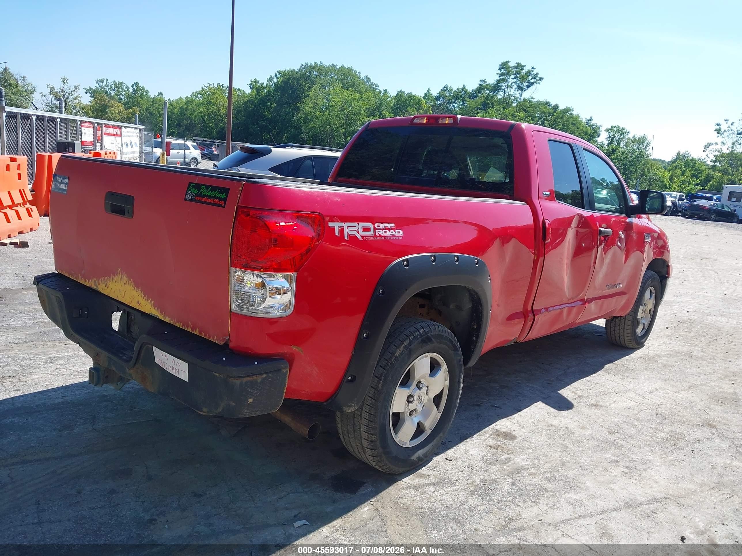 2008 Toyota Tundra Sr5 5.7l V8 Red vin: 5TBBV54158S508315