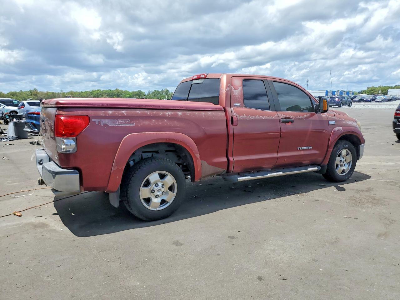 2007 Toyota Tundra Double Cab Sr5 Burgundy vin: 5TBBV54167S462833