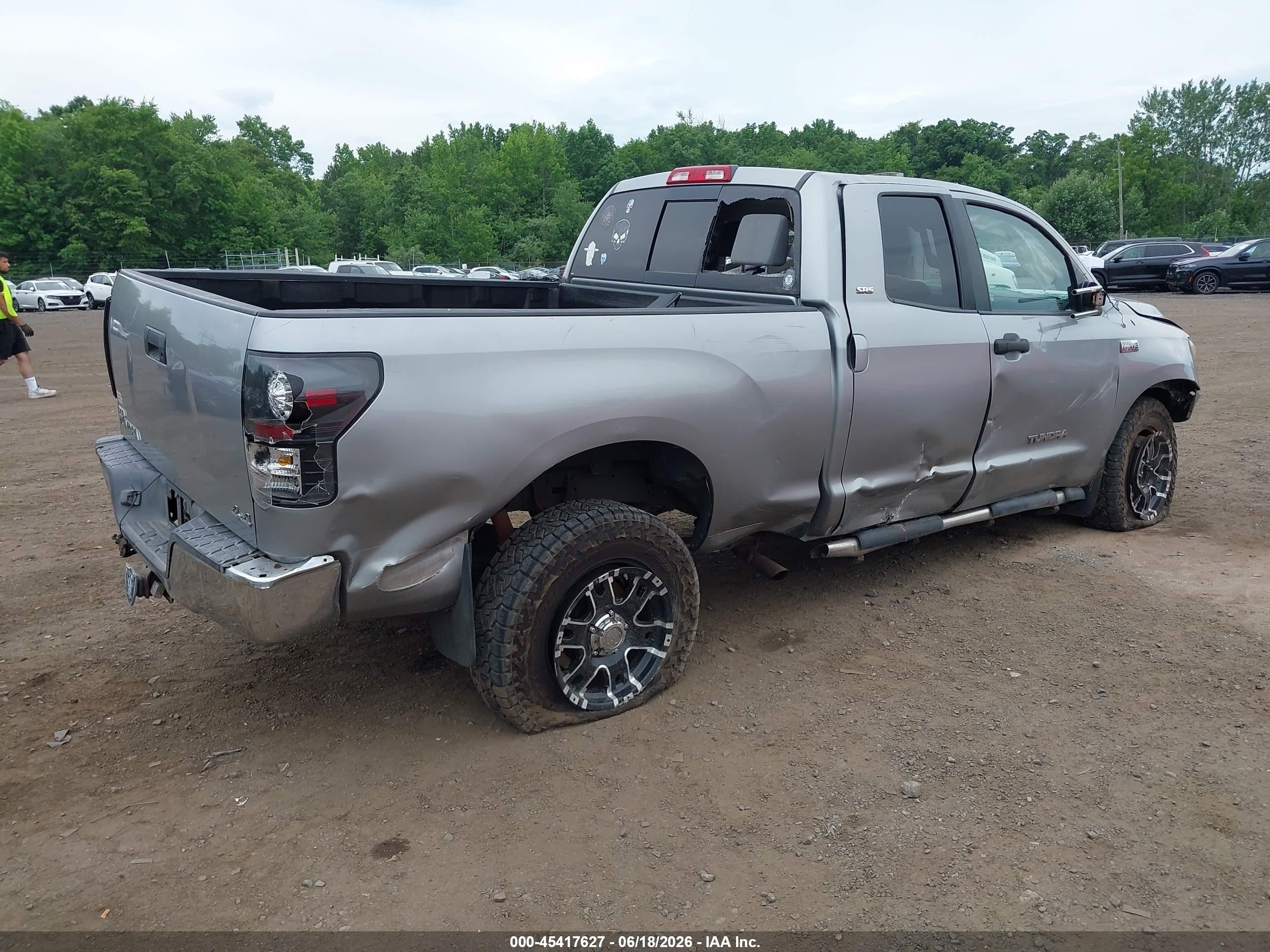 2007 Toyota Tundra Sr5 5.7l V8 Silver vin: 5TBBV54177S487465