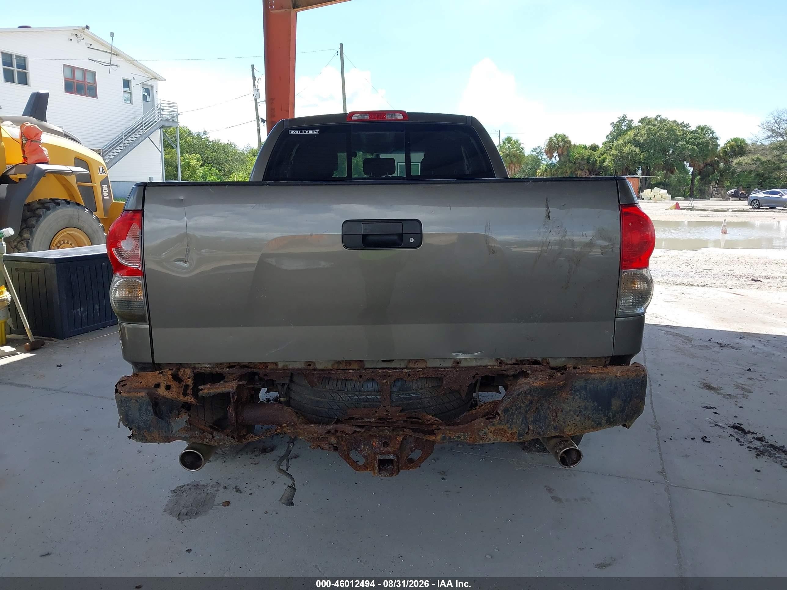 2008 Toyota Tundra Sr5 5.7l V8 Серый vin: 5TBBV54188S496337