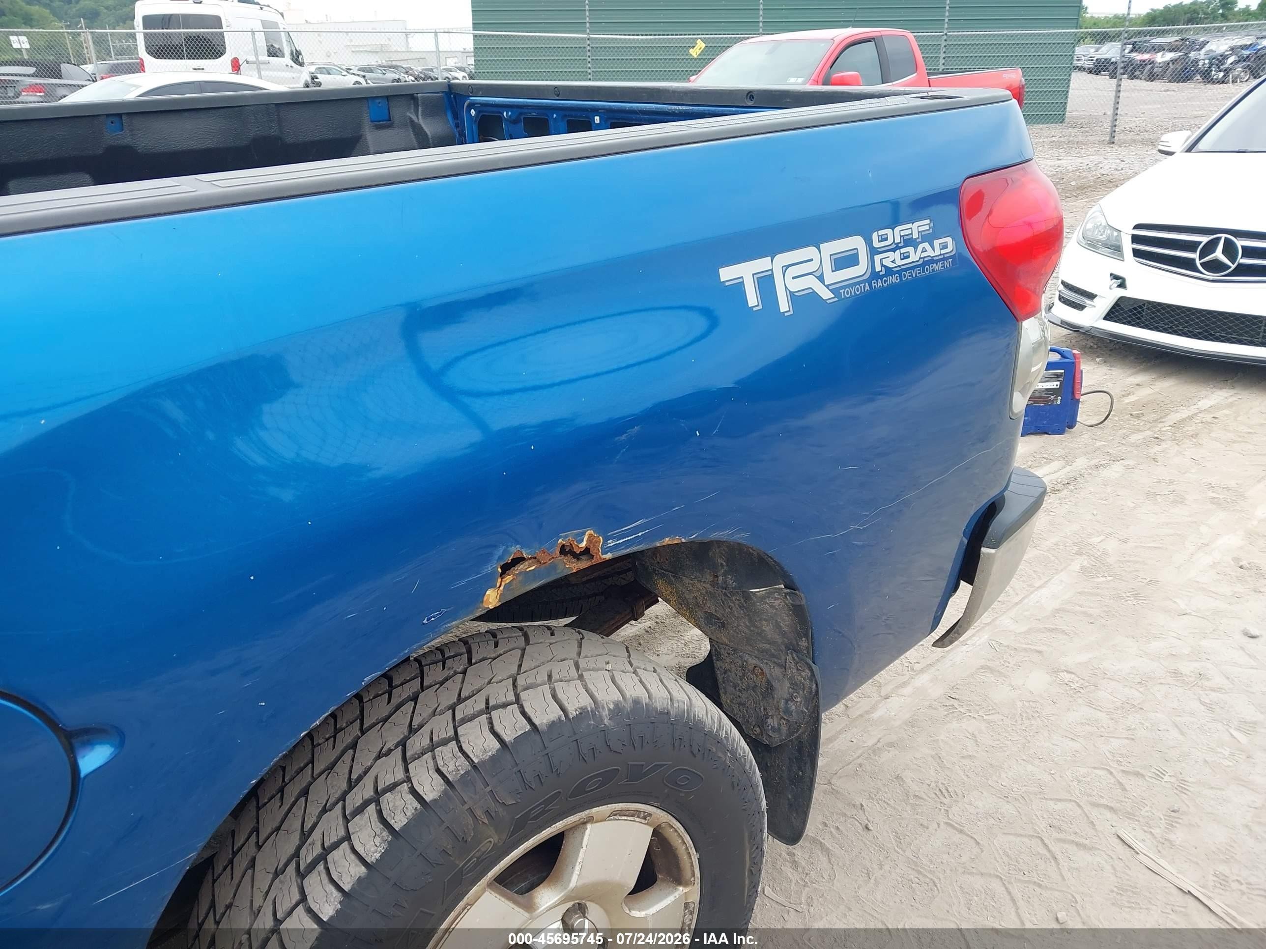 2008 Toyota Tundra Sr5 5.7l V8 Blue vin: 5TBBV54188S509068
