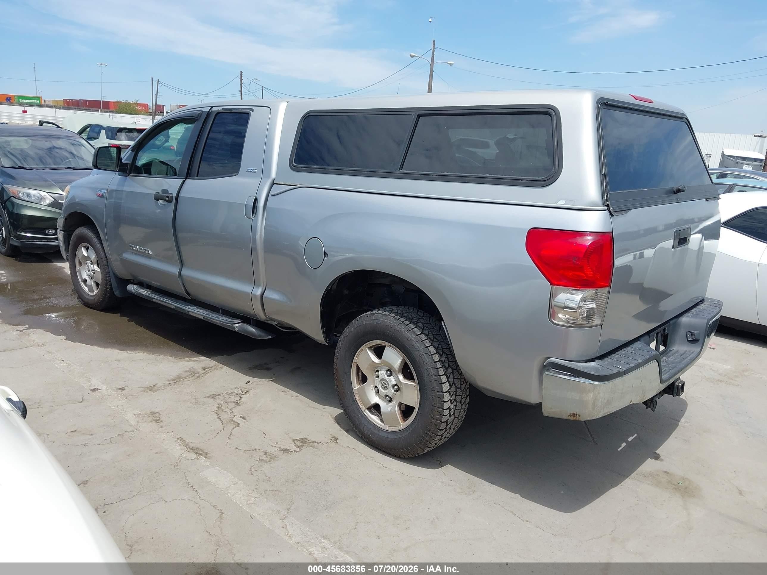 2007 Toyota Tundra Sr5 5.7l V8 Серебряный vin: 5TBBV54197S484874