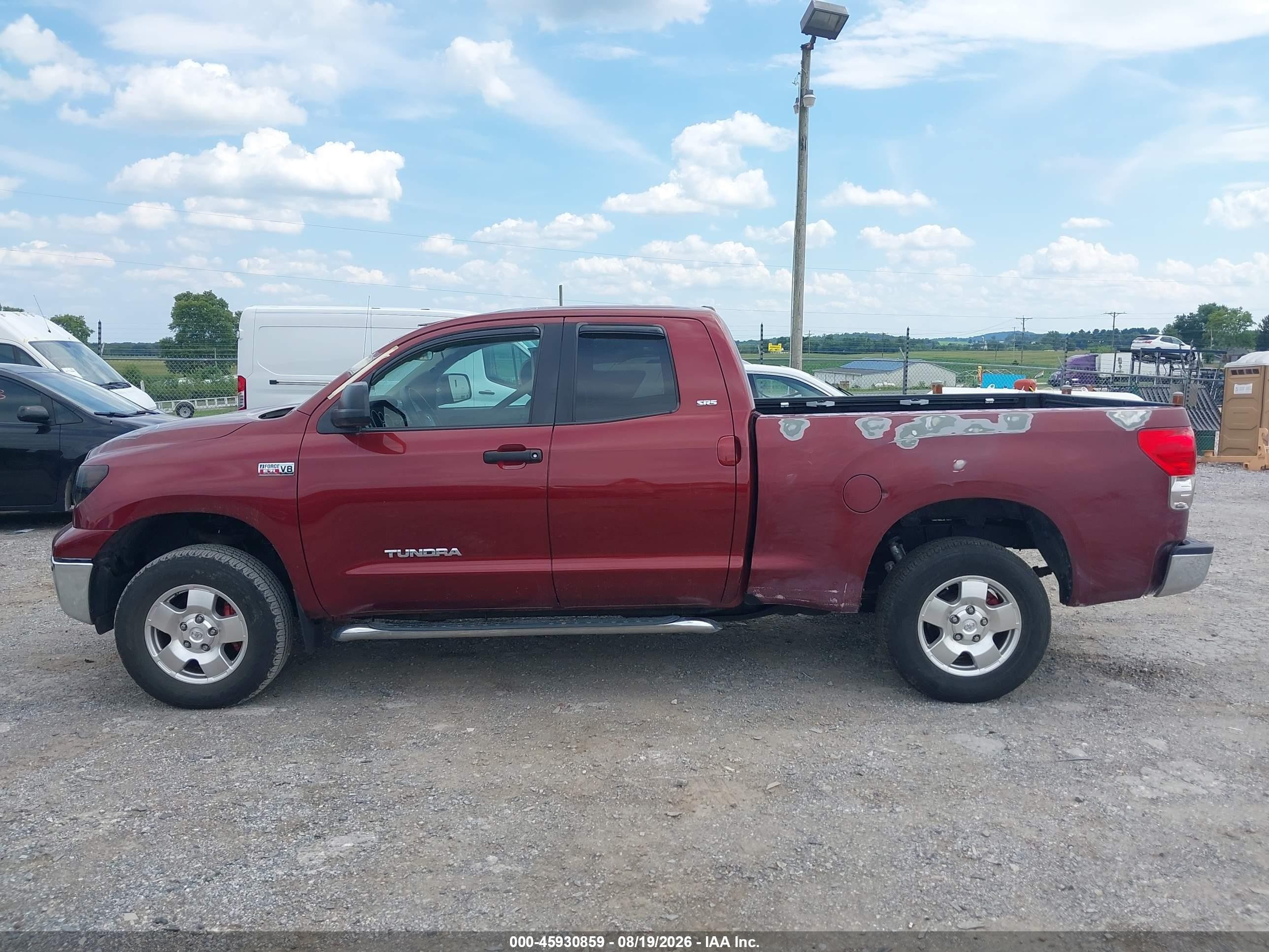 2007 Toyota Tundra Sr5 5.7l V8 Red vin: 5TBBV541X7S479750