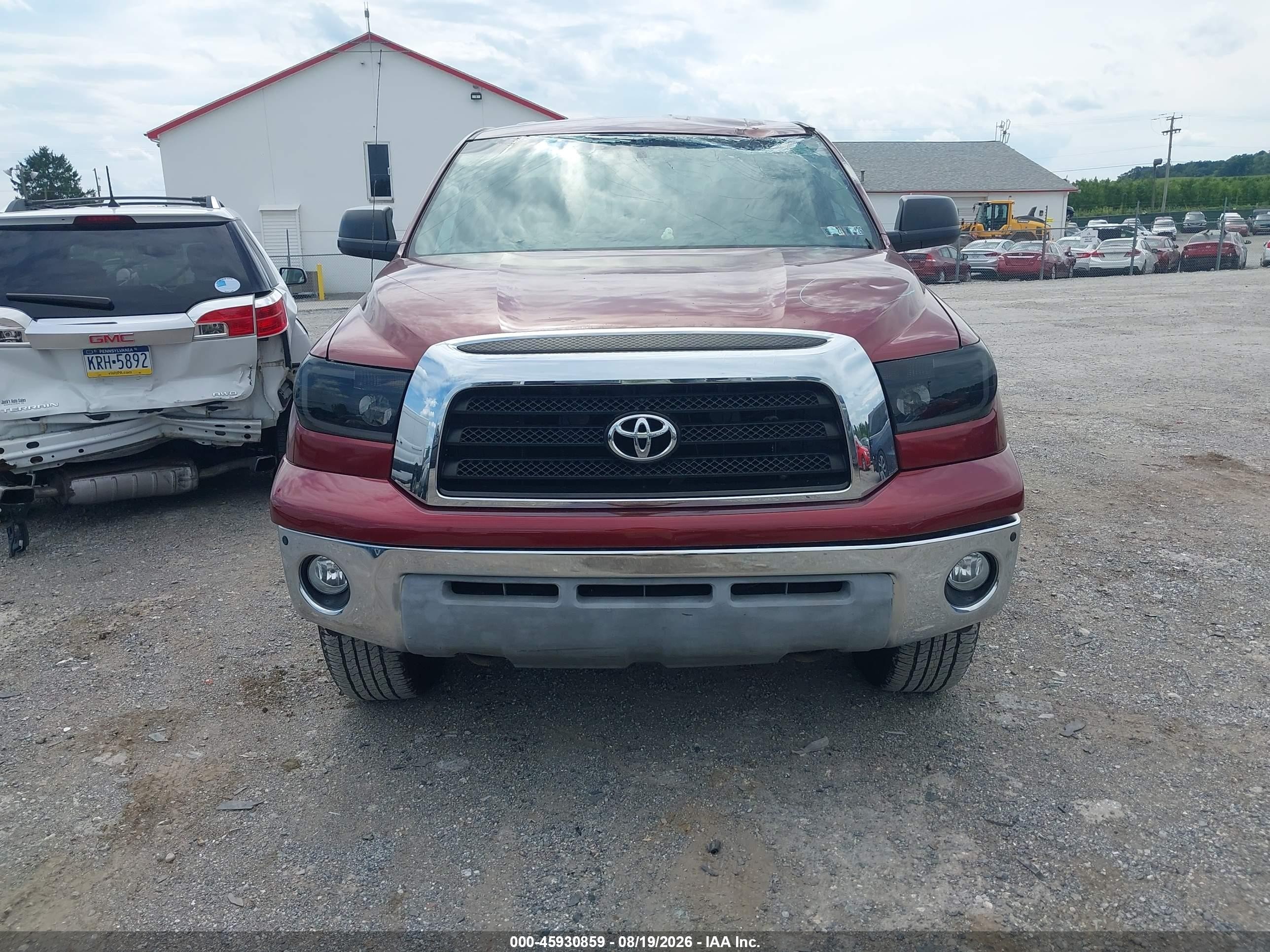 2007 Toyota Tundra Sr5 5.7l V8 Red vin: 5TBBV541X7S479750