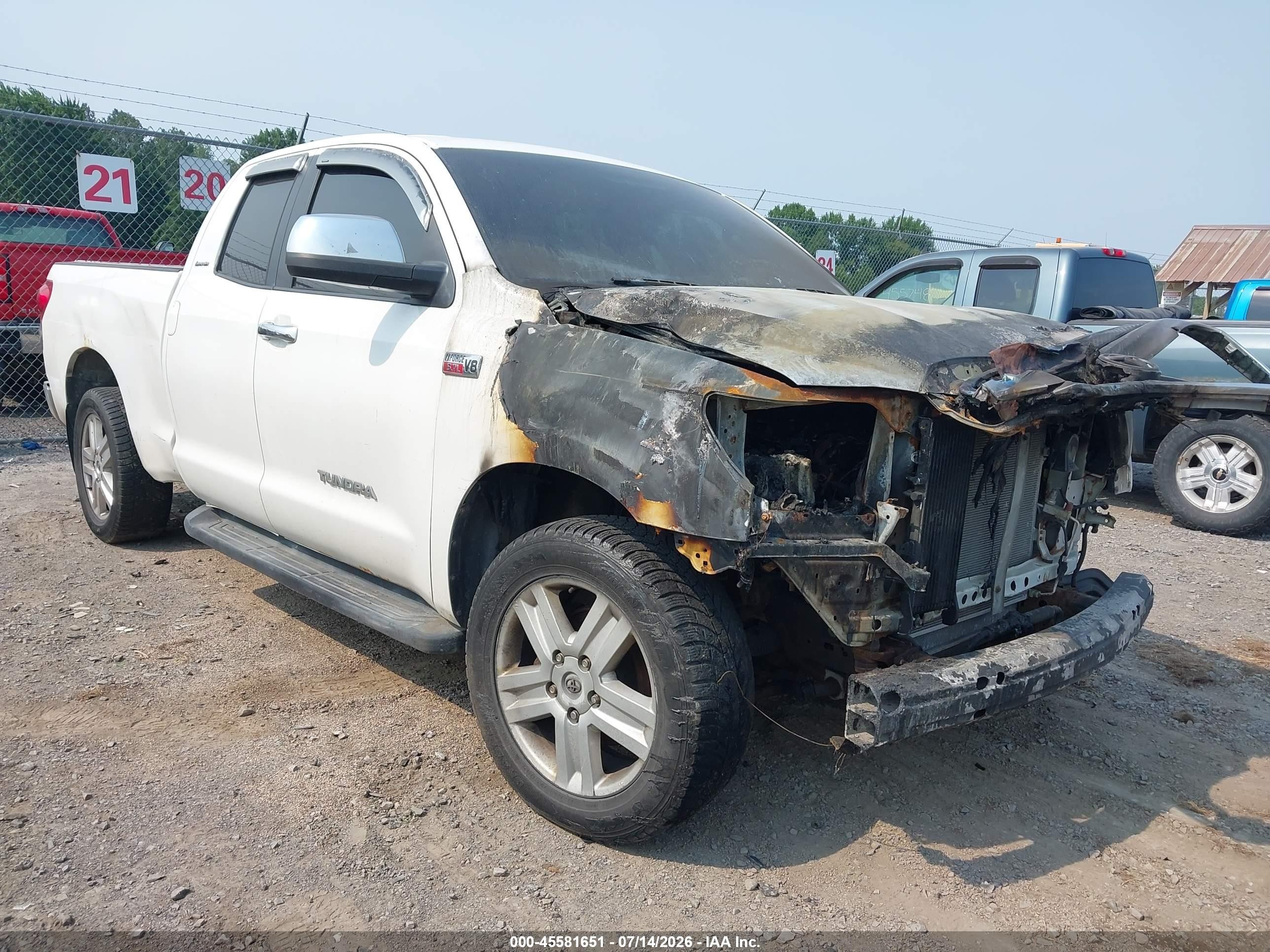 2007 Toyota Tundra Limited 5.7l V8 White vin: 5TBBV581X7S476437