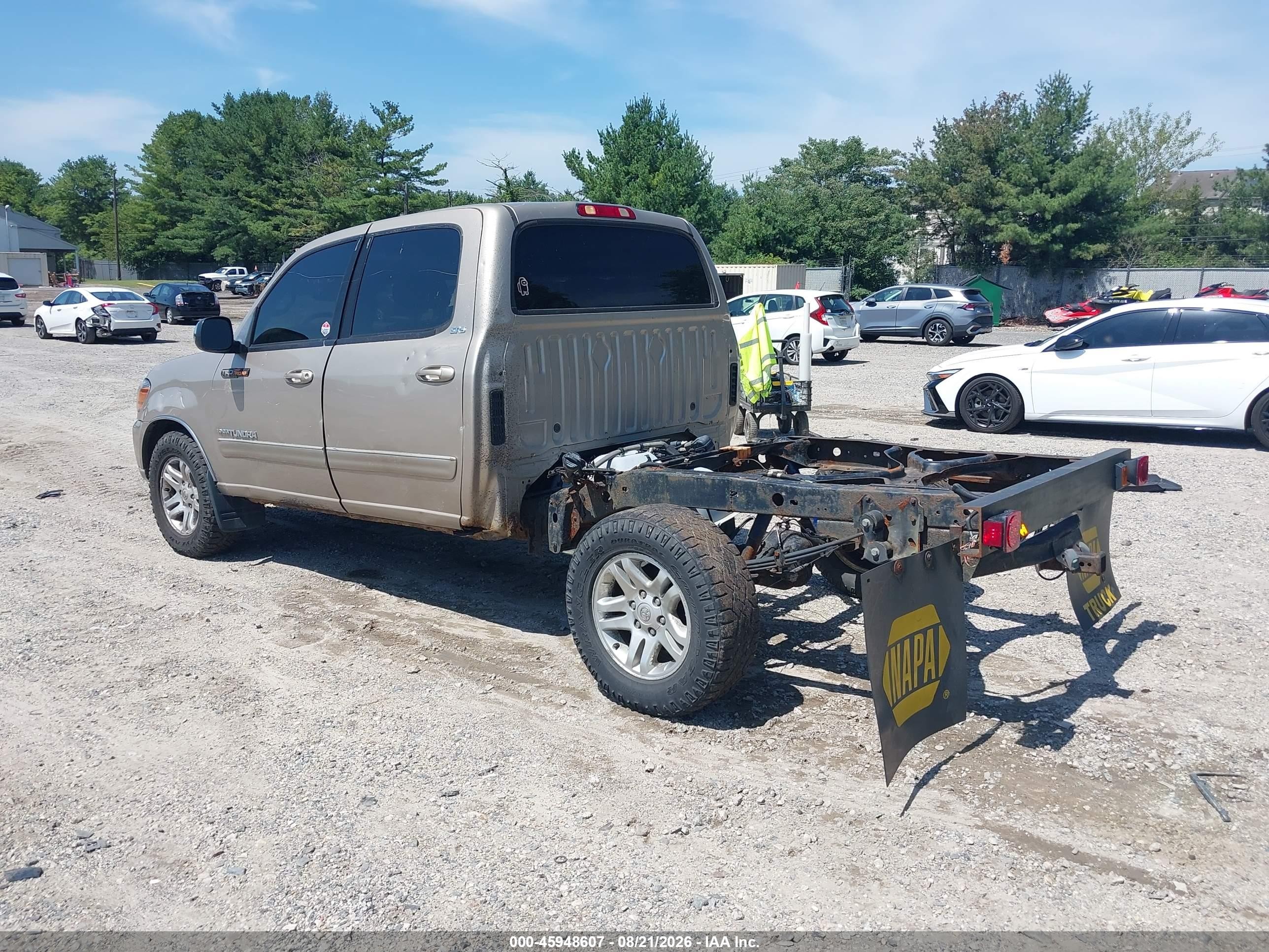 2004 Toyota Tundra Sr5 V8 Beige vin: 5TBDT44104S445191