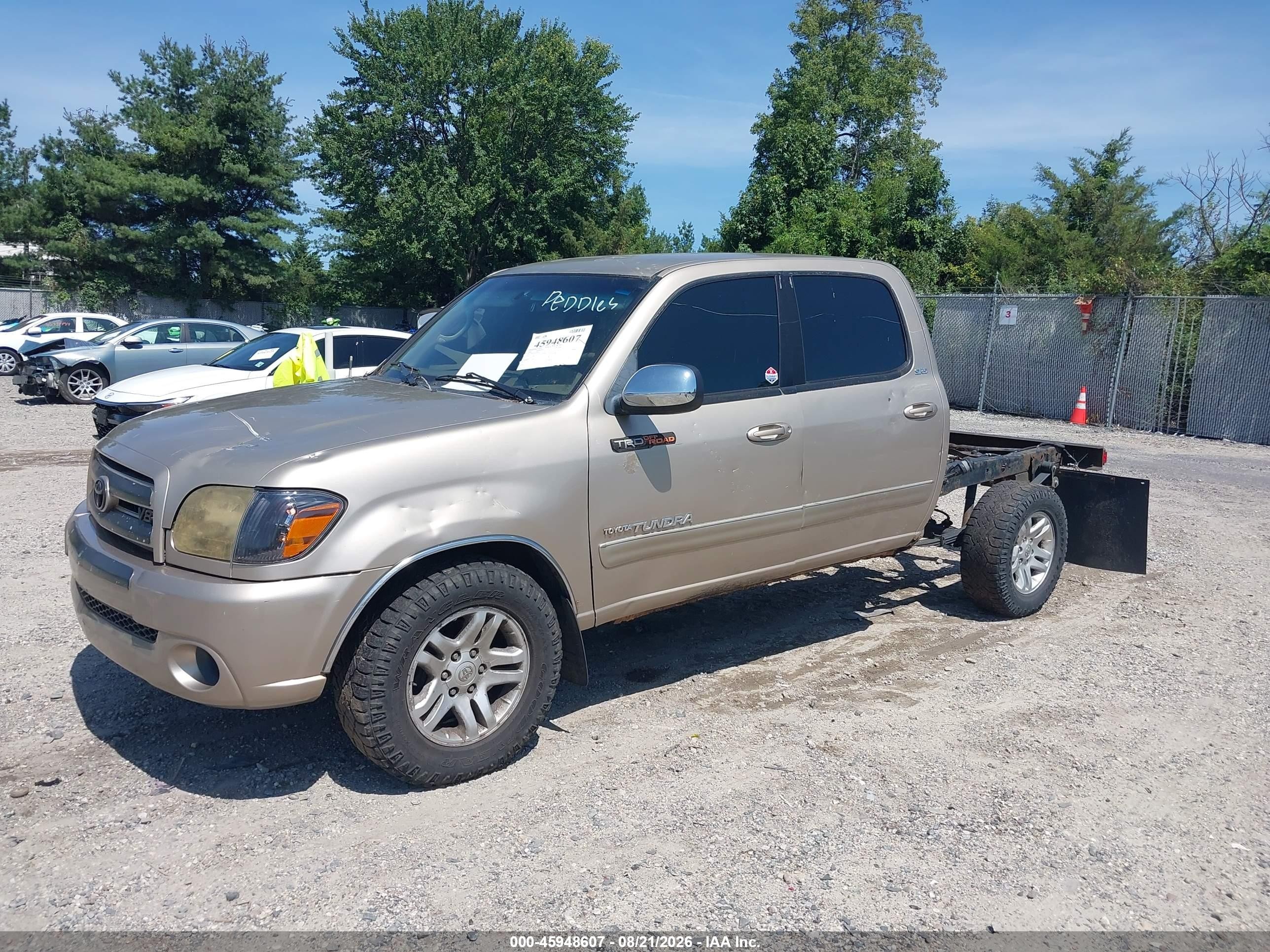 2004 Toyota Tundra Sr5 V8 Beige vin: 5TBDT44104S445191