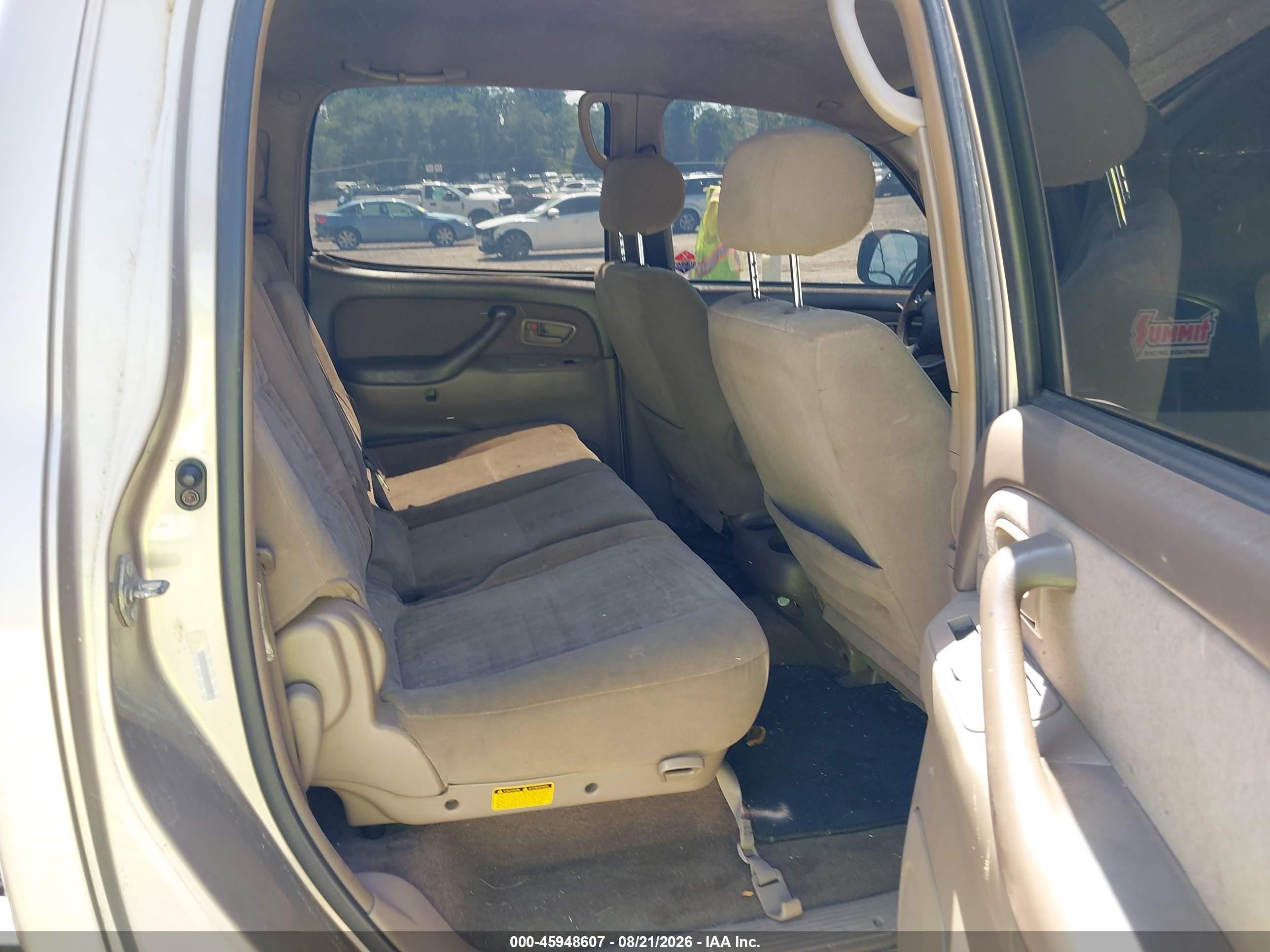 2004 Toyota Tundra Sr5 V8 Beige vin: 5TBDT44104S445191