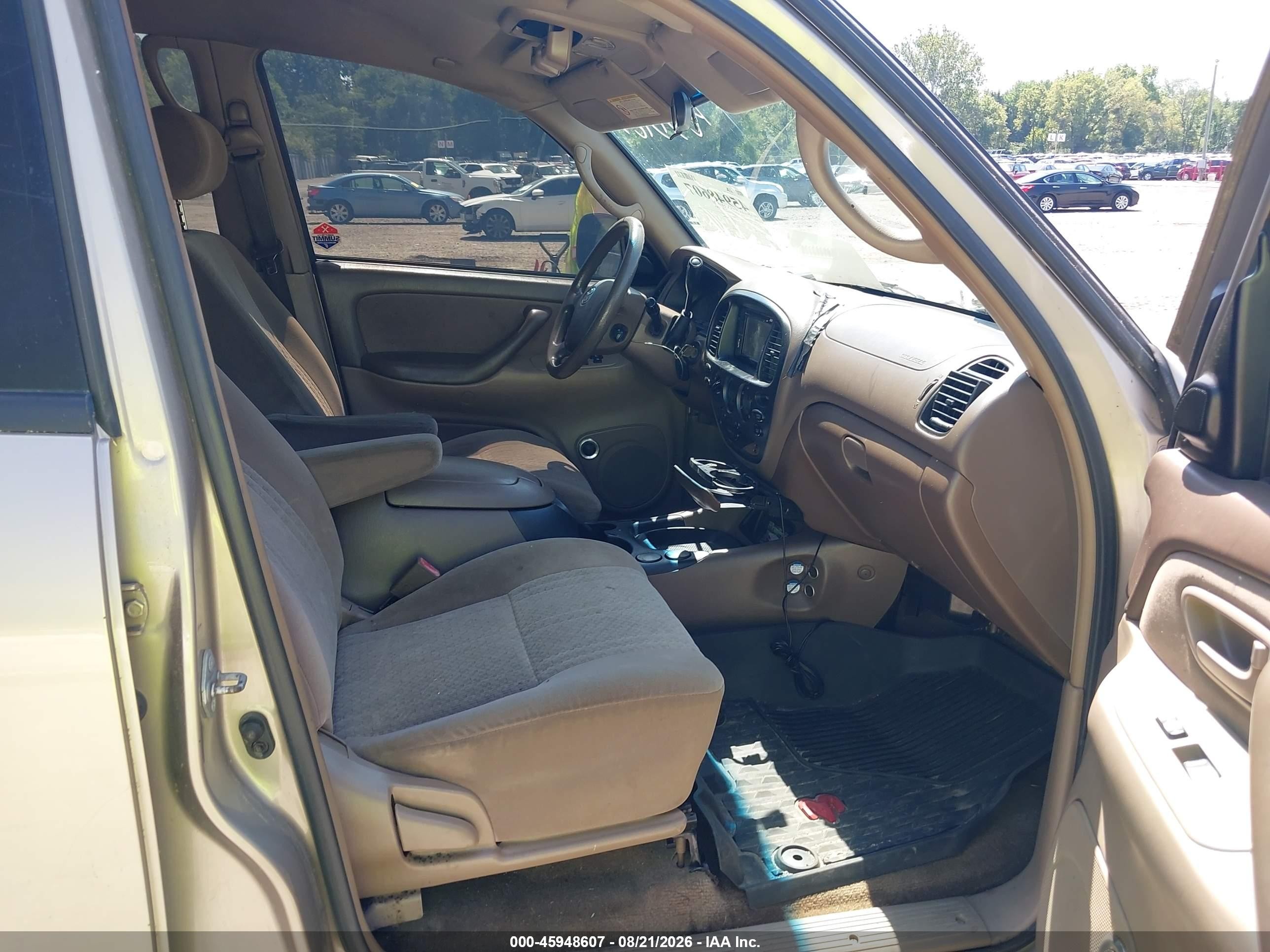 2004 Toyota Tundra Sr5 V8 Beige vin: 5TBDT44104S445191