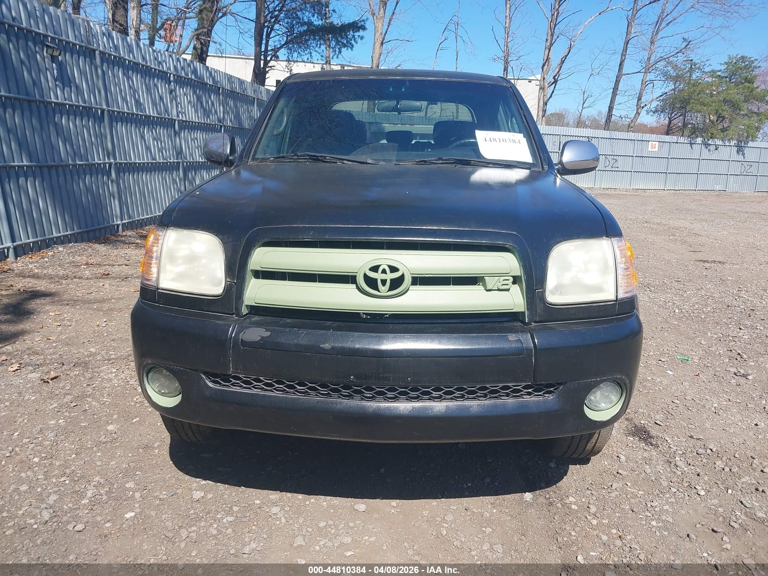2004 Toyota Tundra Sr5 V8 Black vin: 5TBDT44104S456160