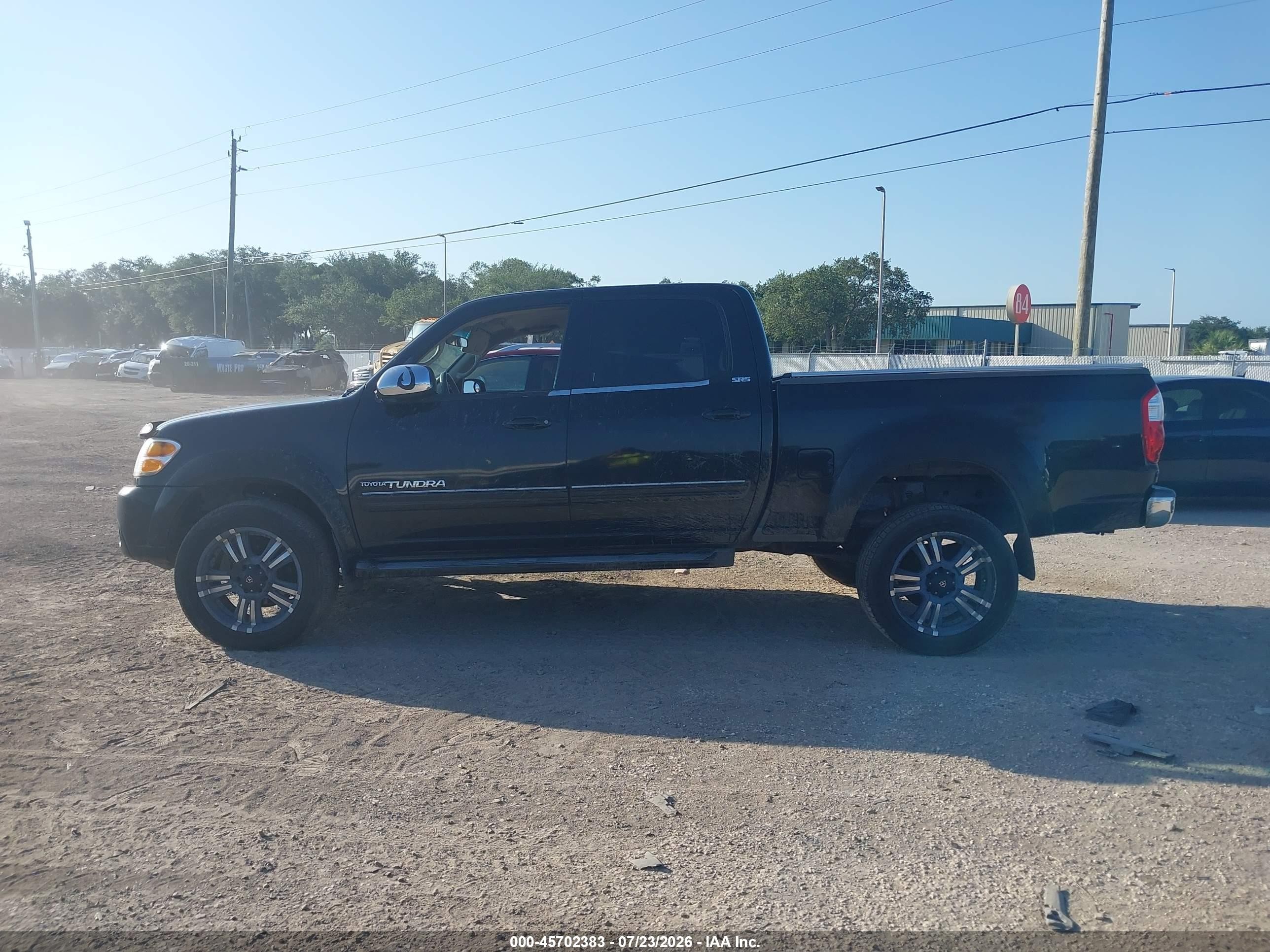 2004 Toyota Tundra Sr5 V8 Black vin: 5TBDT44104S456935