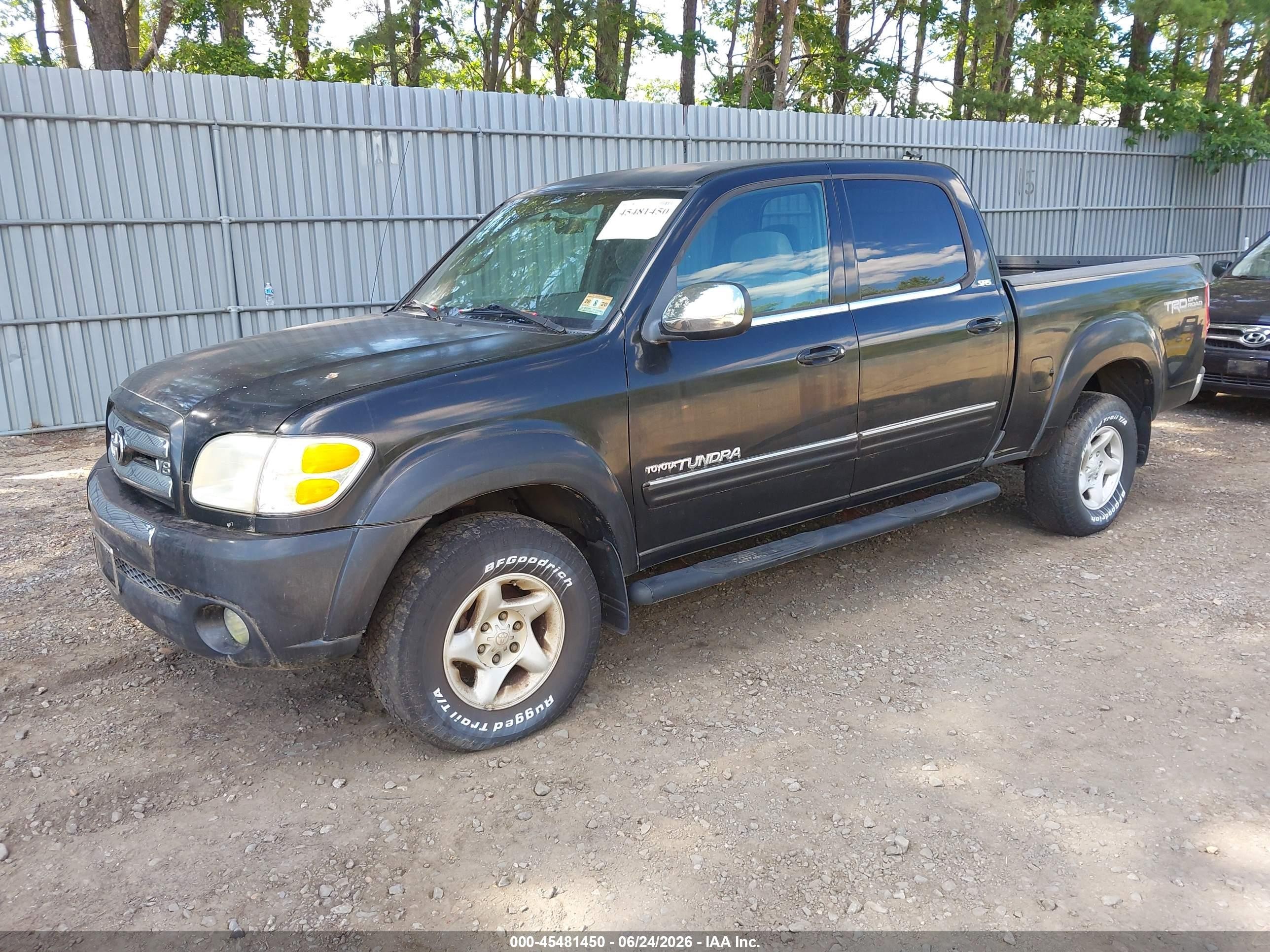 2004 Toyota Tundra Sr5 V8 Black vin: 5TBDT44104S466140