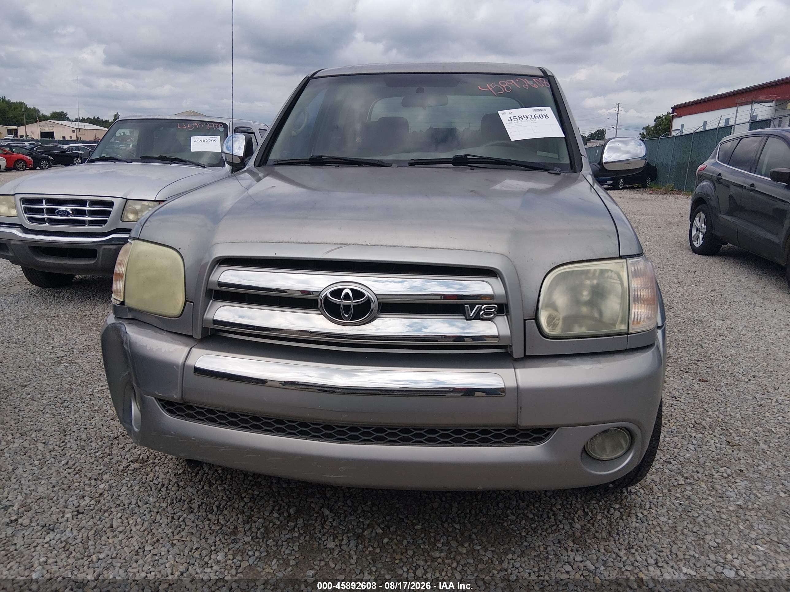 2005 Toyota Tundra Sr5 V8 Серебряный vin: 5TBDT44105S474286