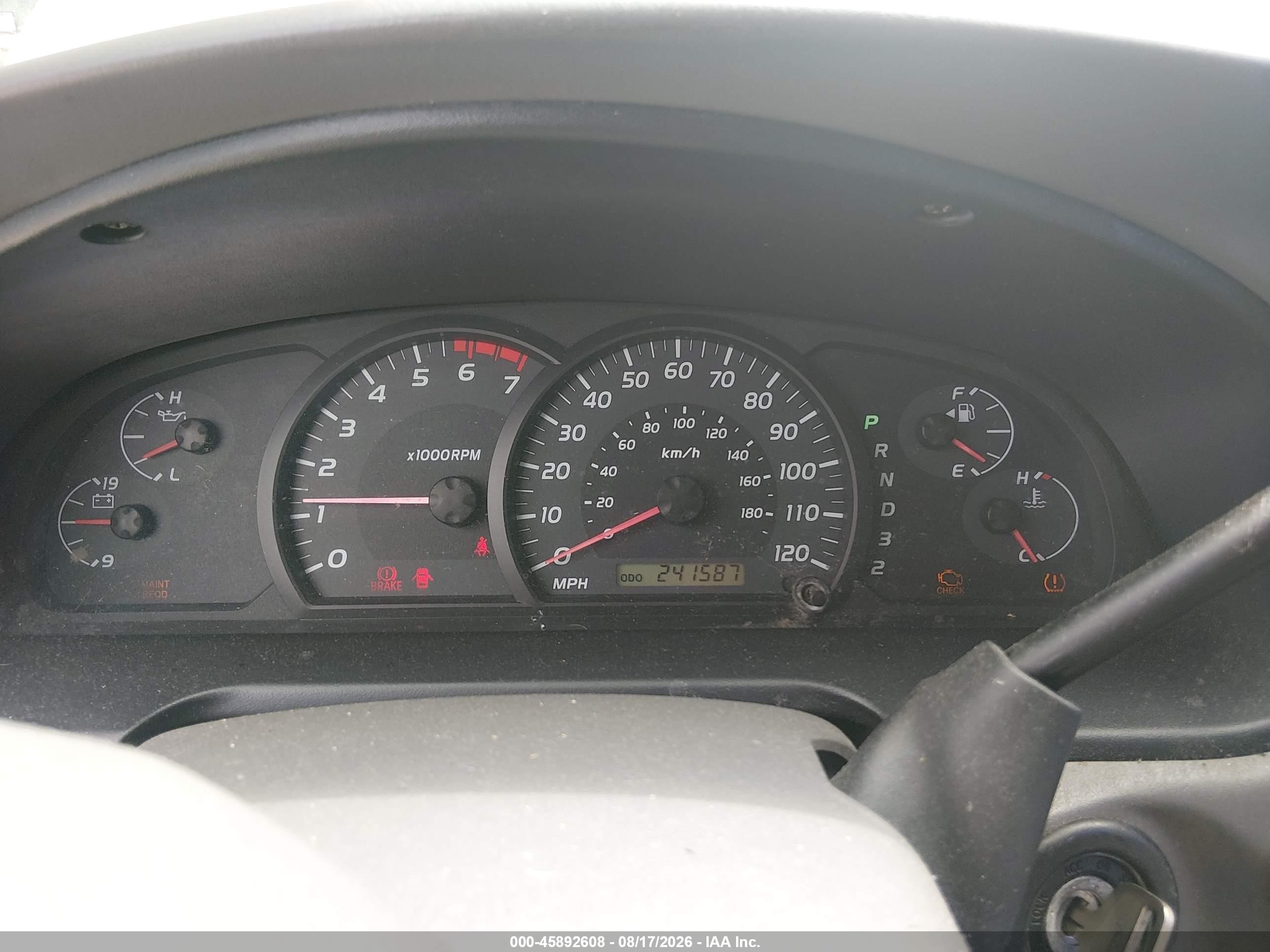 2005 Toyota Tundra Sr5 V8 Серебряный vin: 5TBDT44105S474286