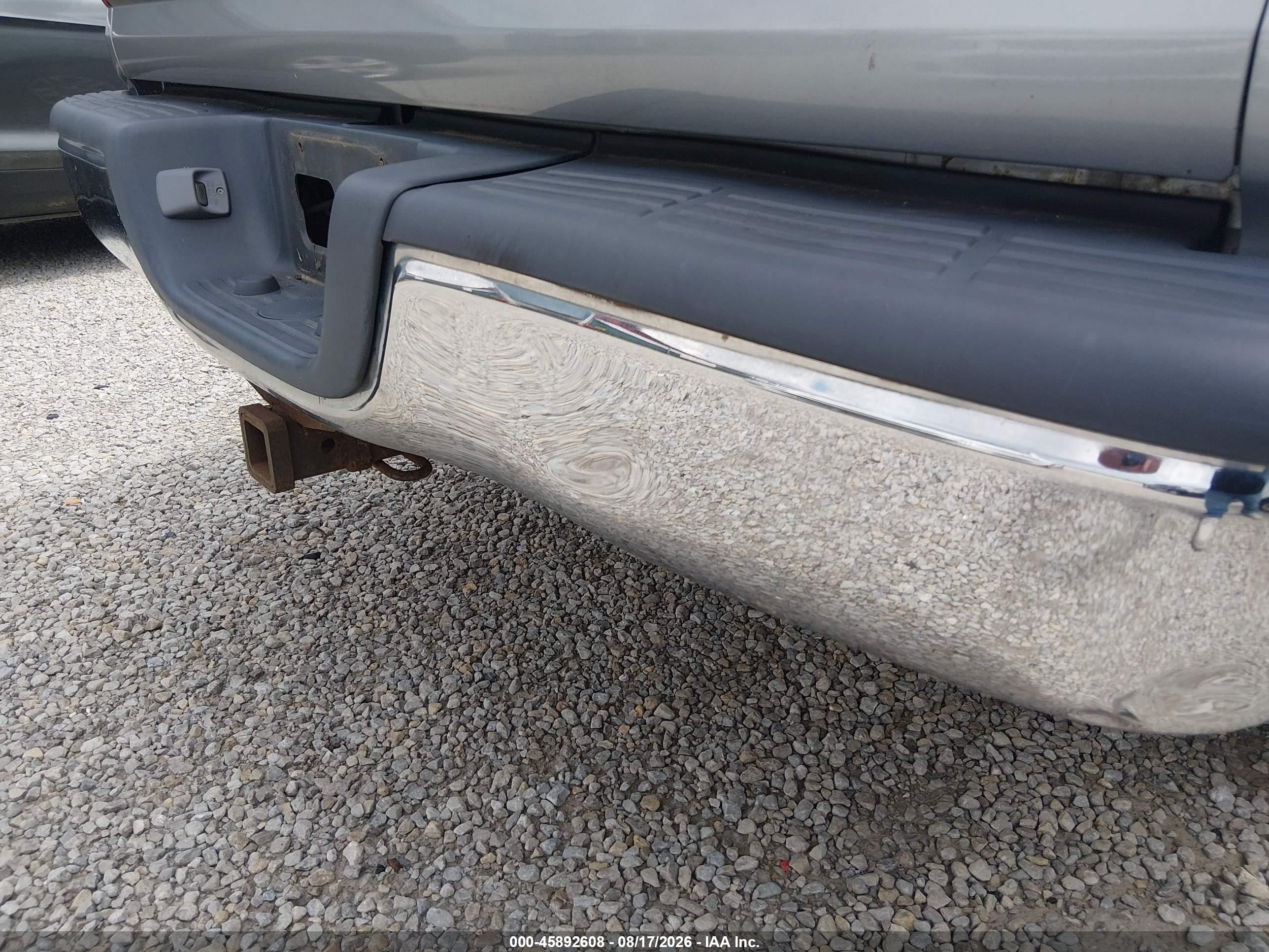 2005 Toyota Tundra Sr5 V8 Серебряный vin: 5TBDT44105S474286