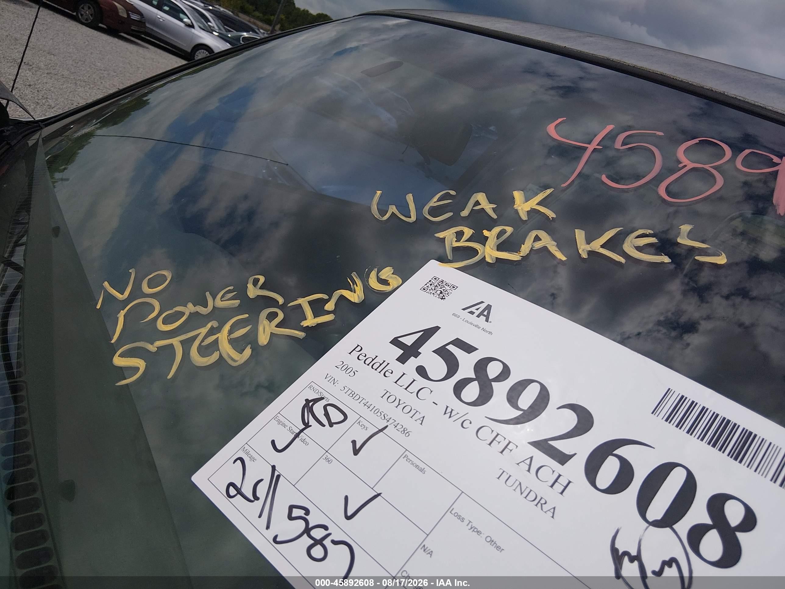 2005 Toyota Tundra Sr5 V8 Серебряный vin: 5TBDT44105S474286