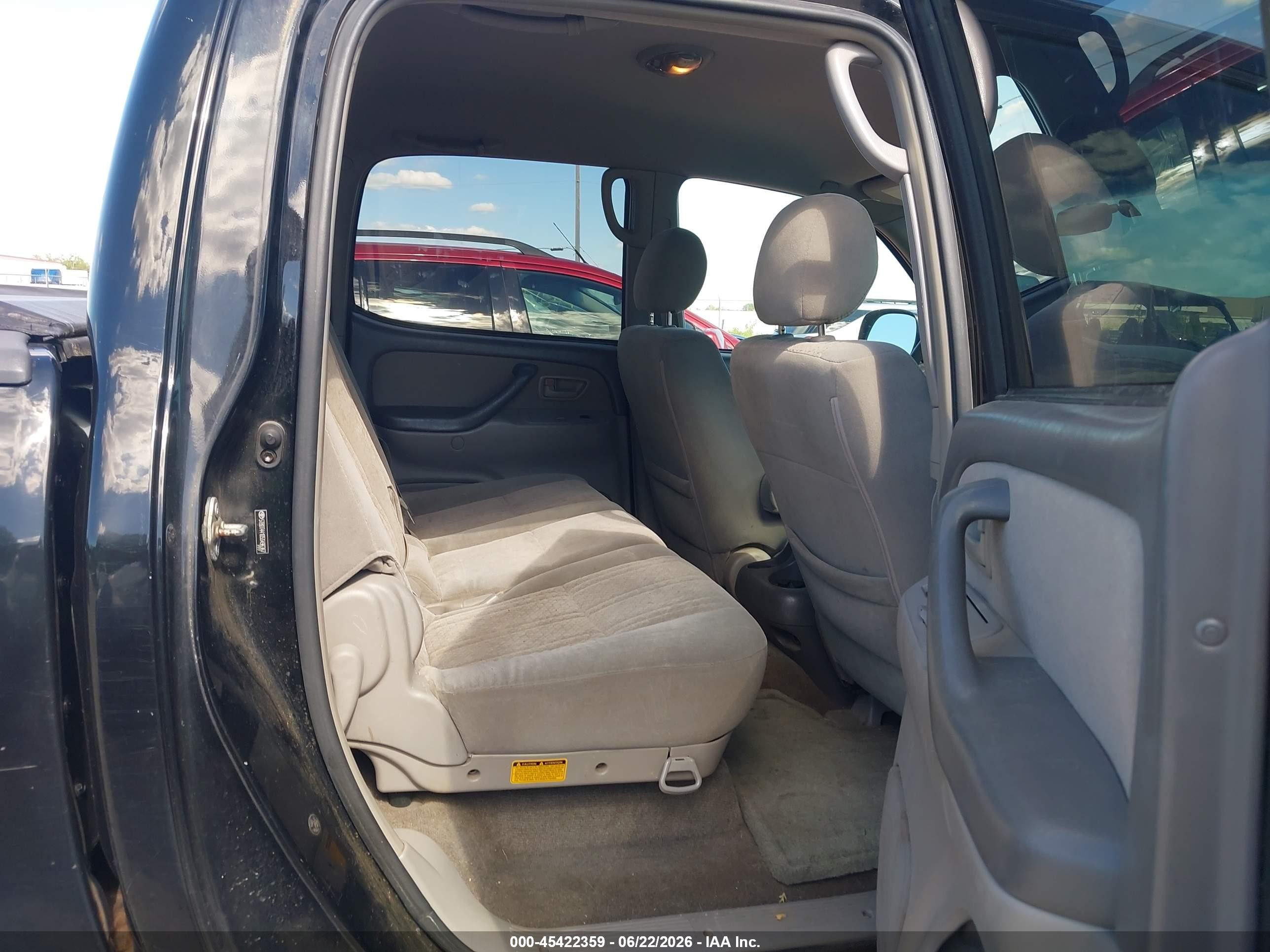 2005 Toyota Tundra Sr5 V8 Black vin: 5TBDT44105S496367