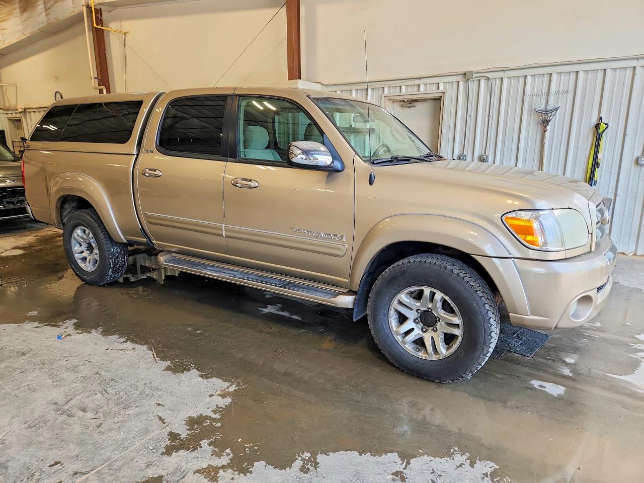 2006 Toyota Tundra Double Cab Sr5 Beige vin: 5TBDT44106S553734