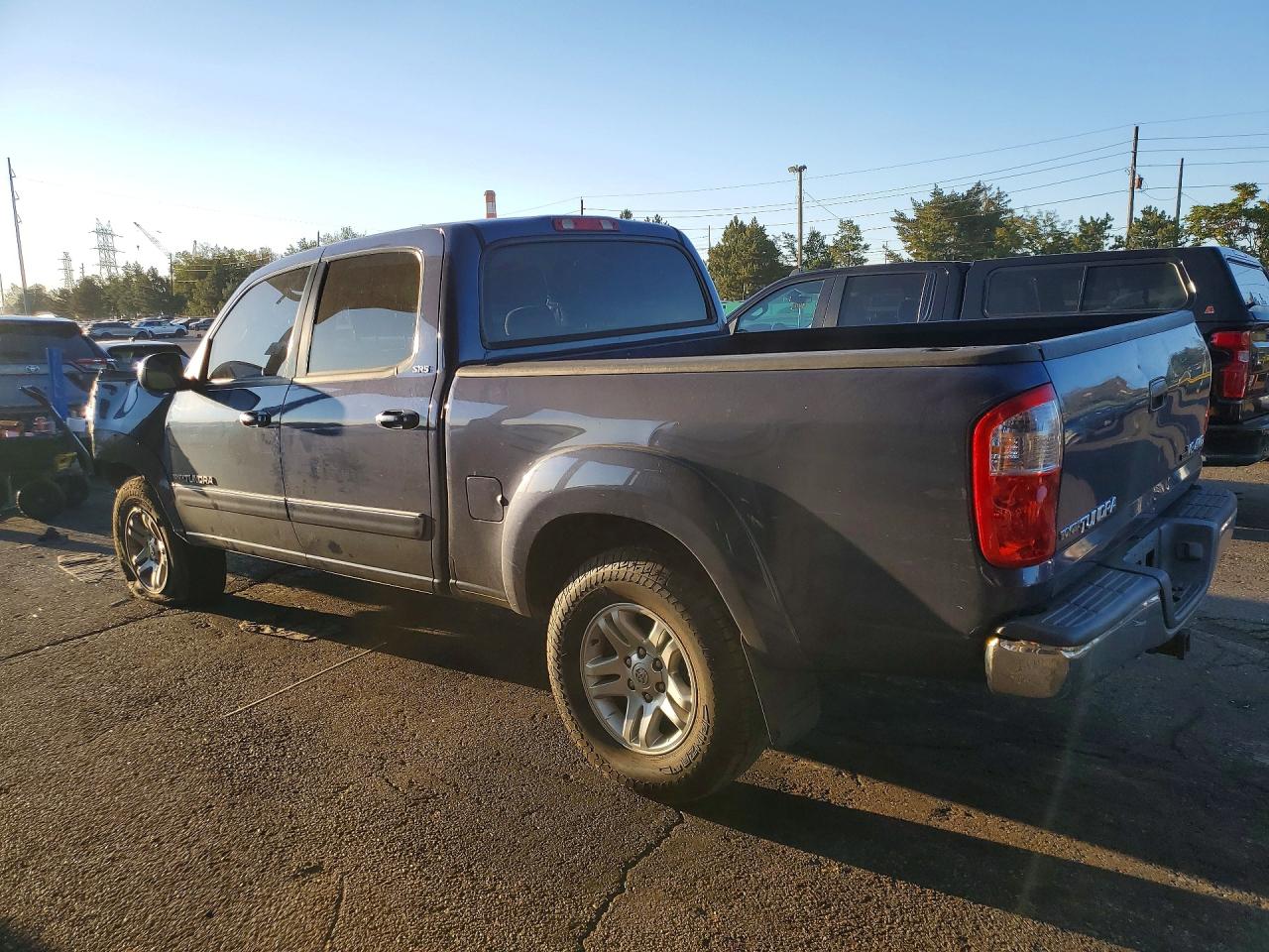 2004 Toyota Tundra Sr5 Blue vin: 5TBDT44114S460427
