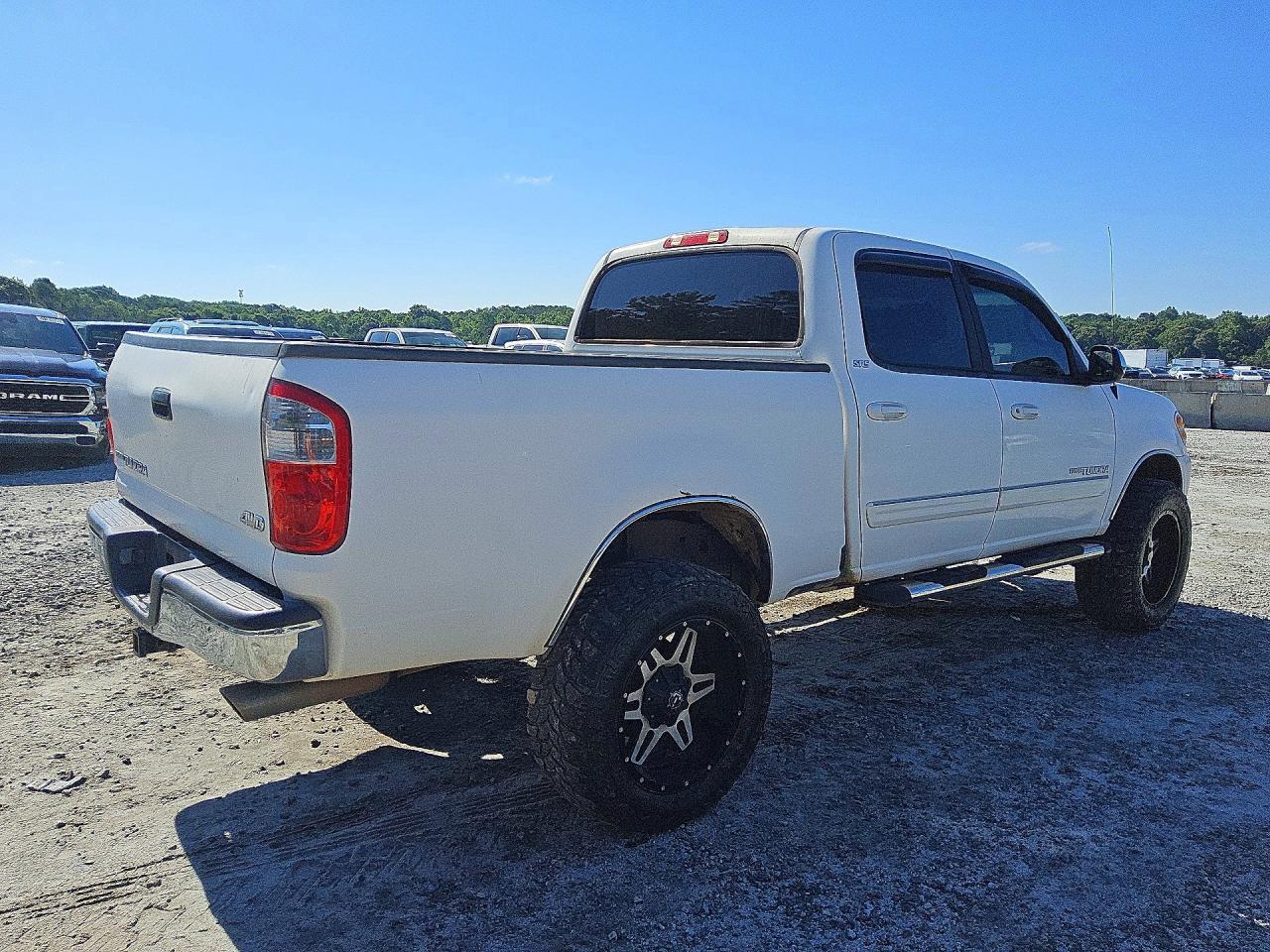 2004 Toyota Tundra Double Cab Sr5 Белый vin: 5TBDT44114S460458