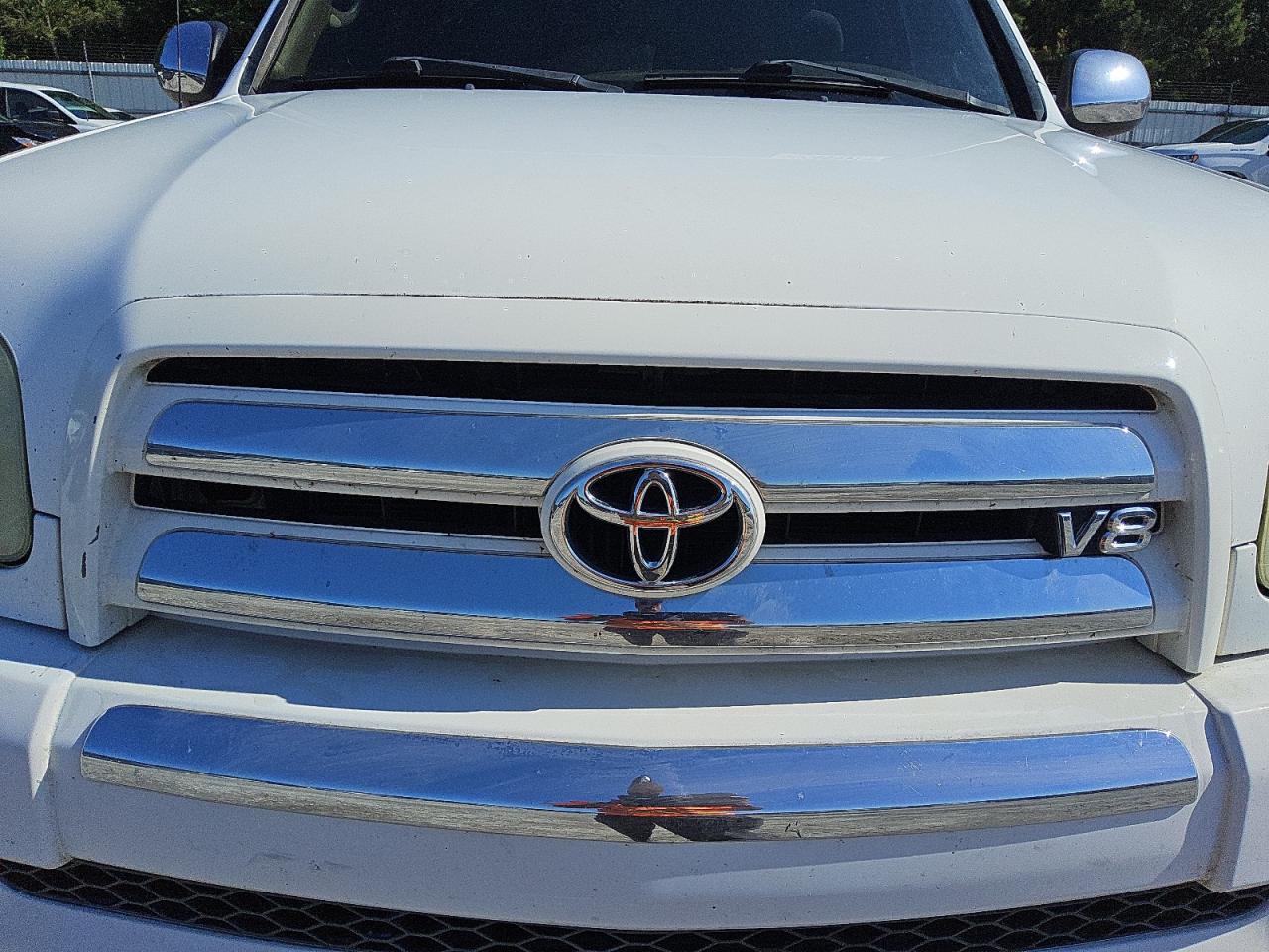 2004 Toyota Tundra Double Cab Sr5 Белый vin: 5TBDT44114S460458 Damage: Grille, Chipped, 3