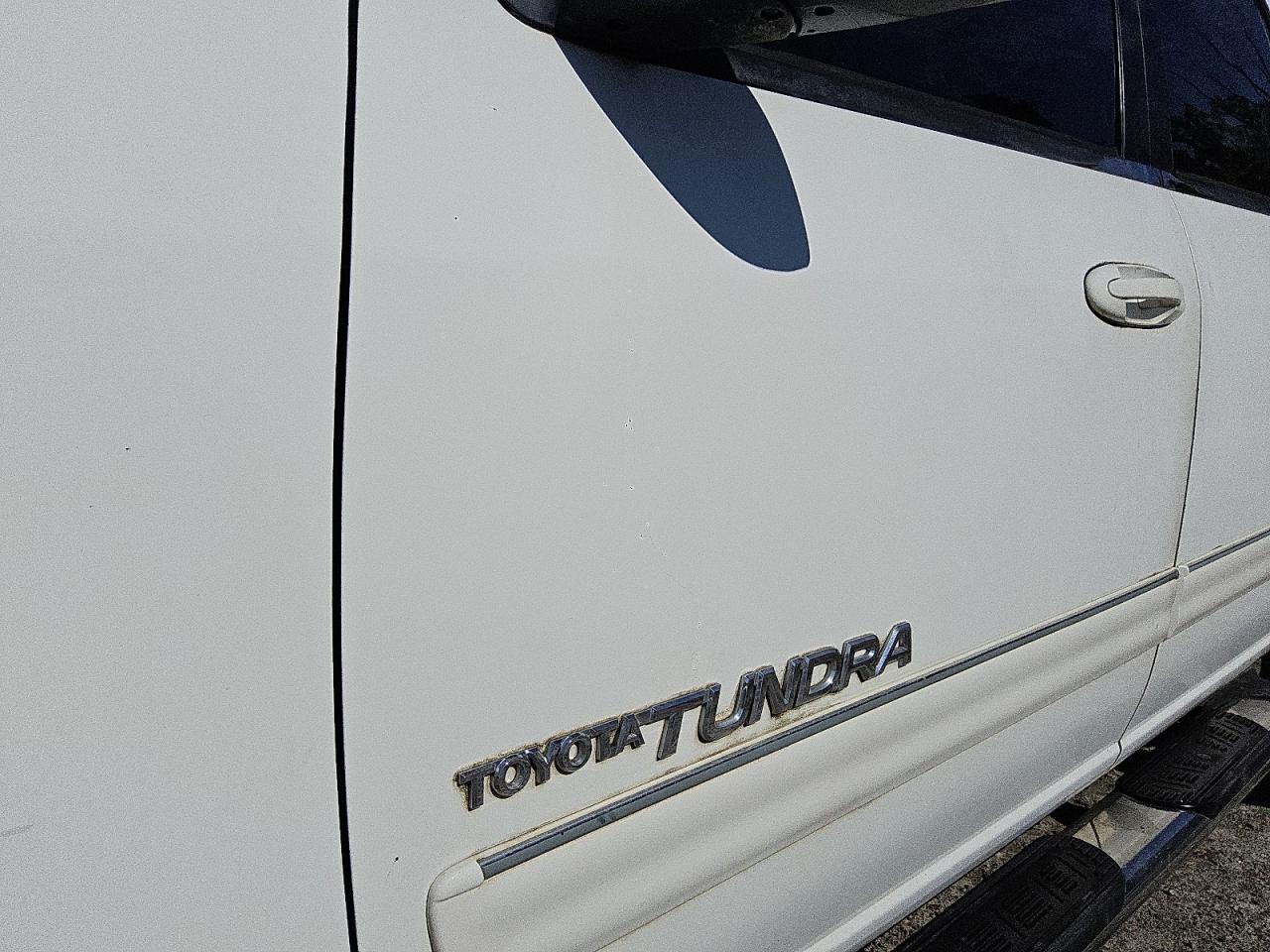 2004 Toyota Tundra Double Cab Sr5 Белый vin: 5TBDT44114S460458 Damage: Left Front Door, Light Scratch, 1 To 2 Inches