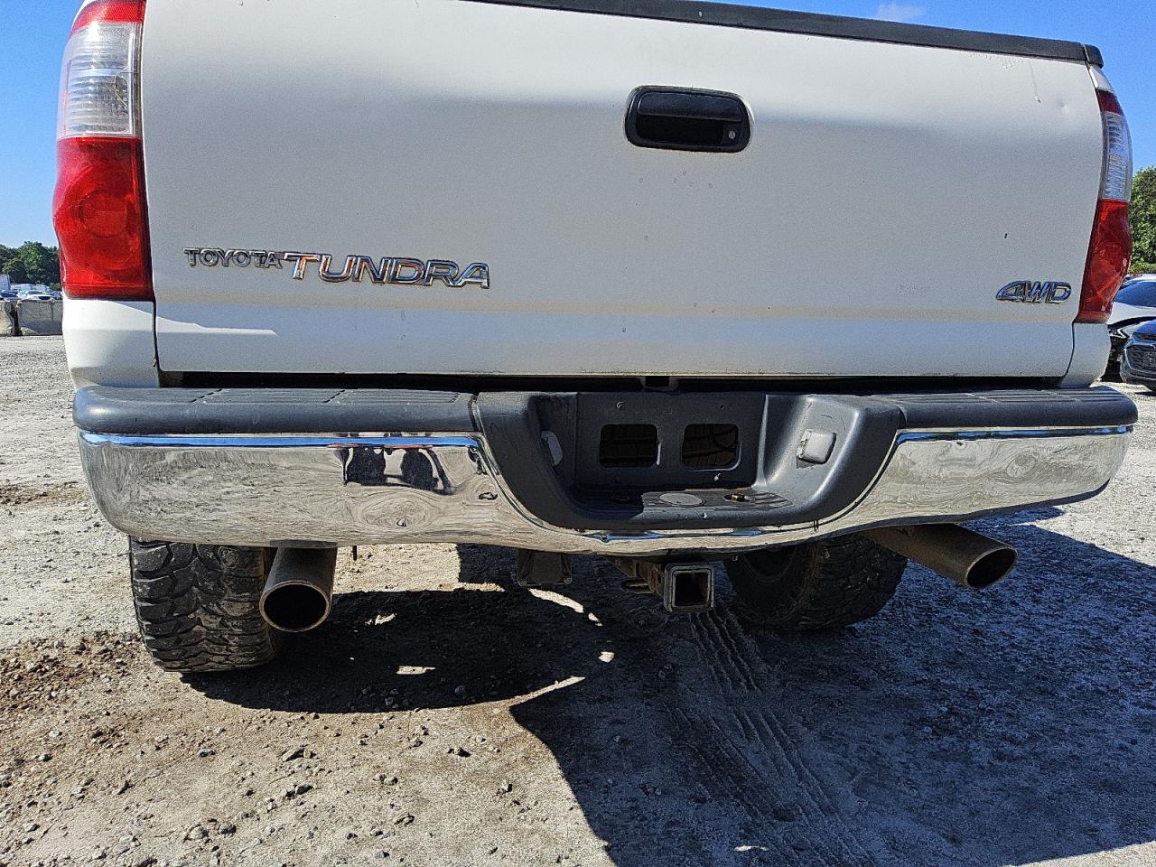 2004 Toyota Tundra Double Cab Sr5 Белый vin: 5TBDT44114S460458 Damage: Rear Metal Bumper Chrome, Dent(S) W/No Paint Dmg, 7 To 8 Inches
