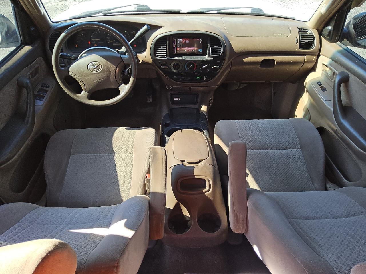 2004 Toyota Tundra Double Cab Sr5 Белый vin: 5TBDT44114S460458 Damage: Glove Box Latch, Broken, Replacement Required