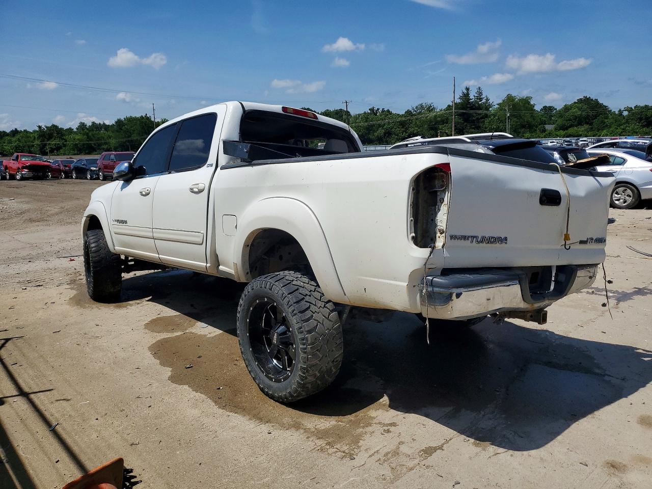 2005 Toyota Tundra Double Cab Sr5 White vin: 5TBDT44115S468187