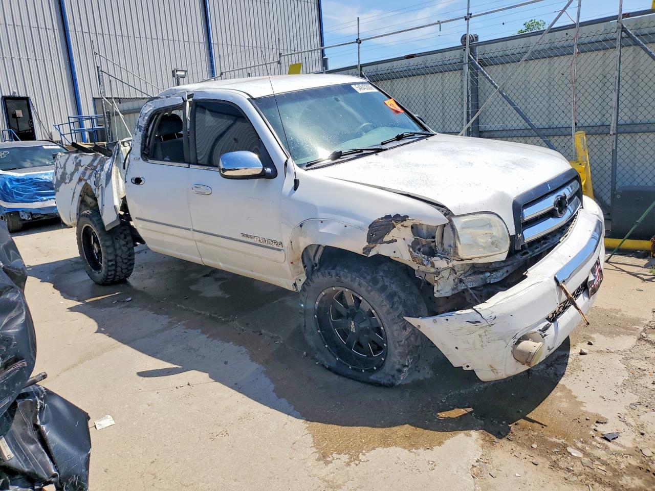 2005 Toyota Tundra Double Cab Sr5 White vin: 5TBDT44115S468187