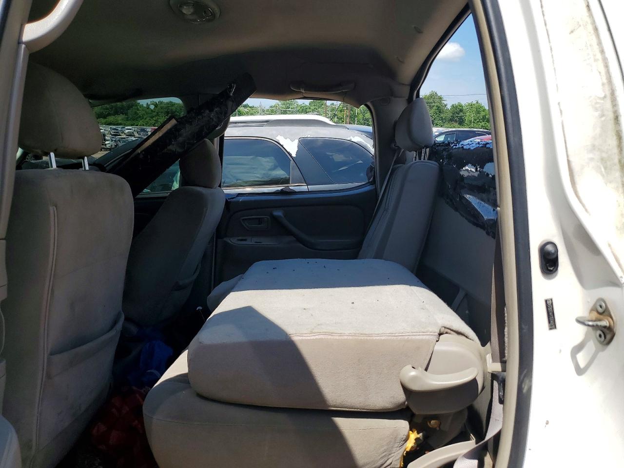 2005 Toyota Tundra Double Cab Sr5 White vin: 5TBDT44115S468187