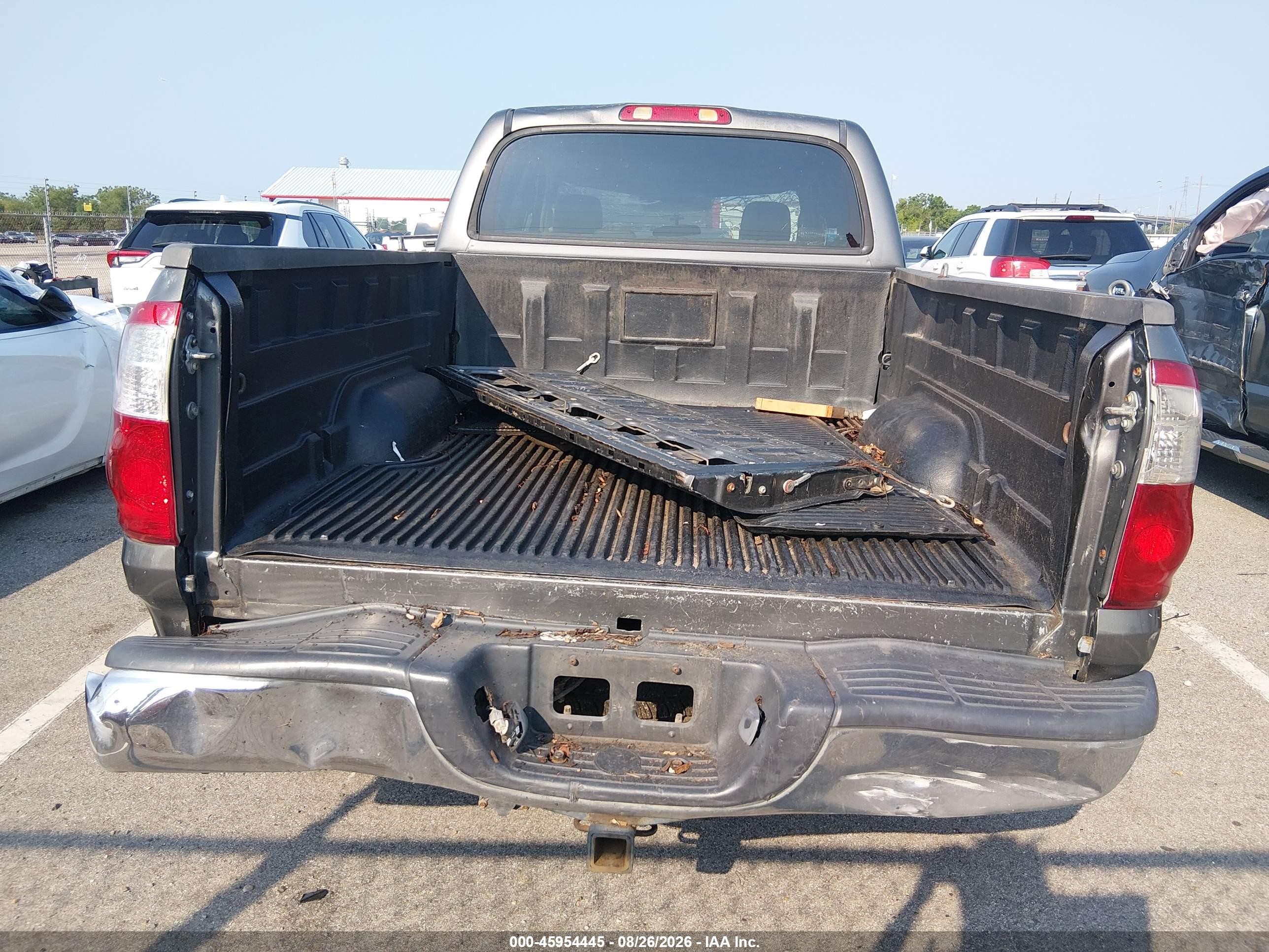 2006 Toyota Tundra Sr5 V8 Серый vin: 5TBDT44116S516479