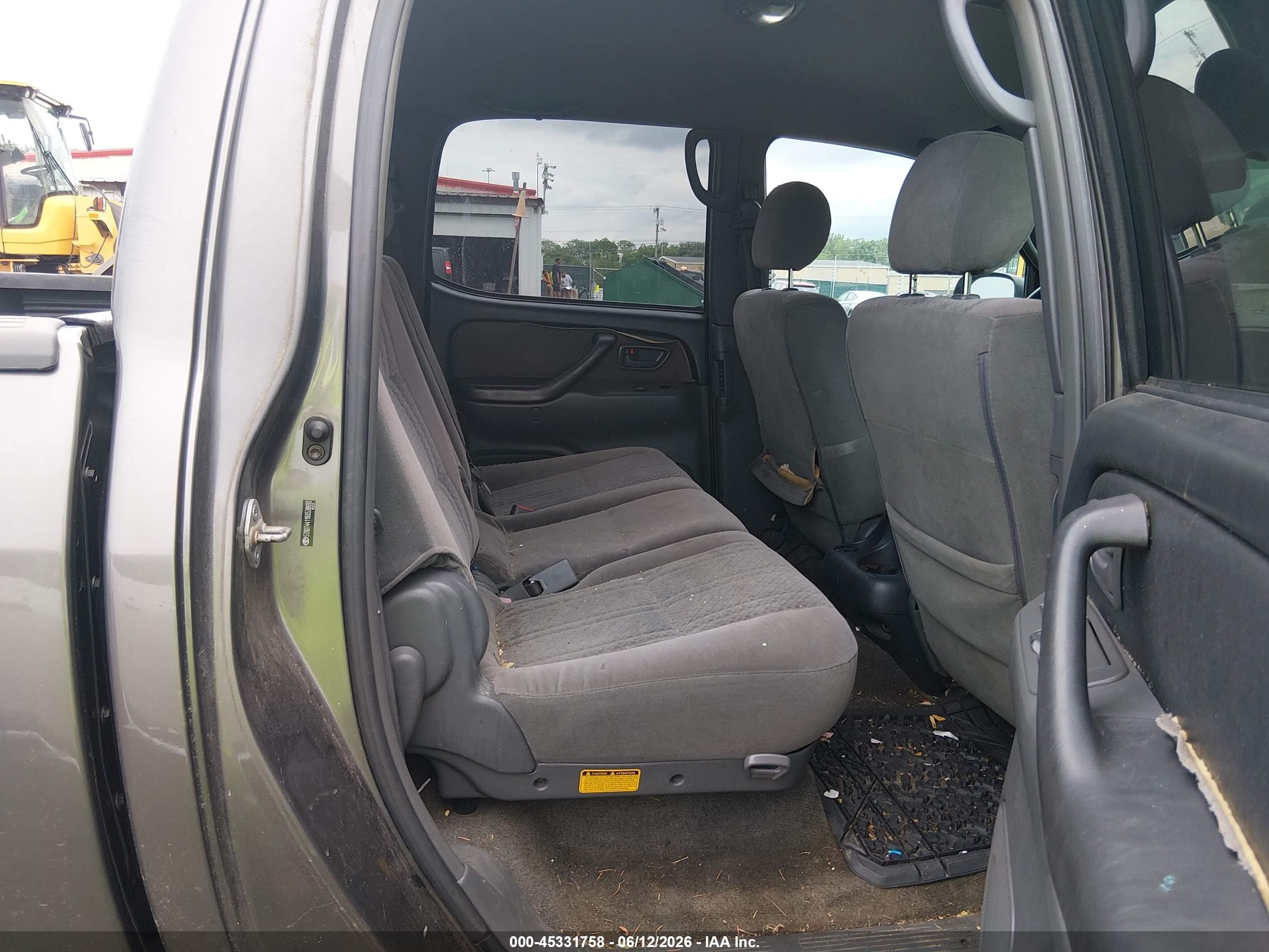 2006 Toyota Tundra Sr5 V8 Gray vin: 5TBDT44116S538692