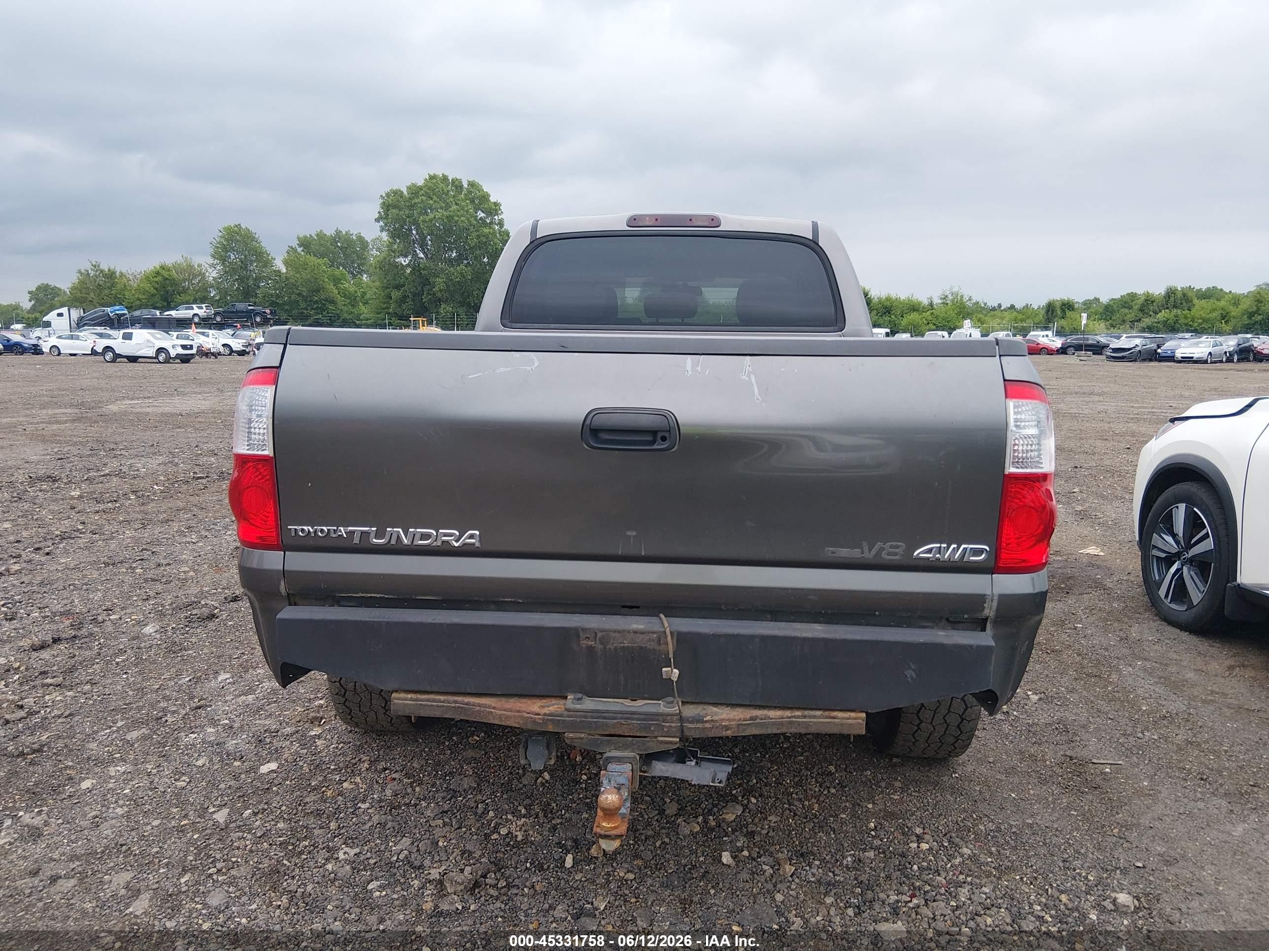 2006 Toyota Tundra Sr5 V8 Gray vin: 5TBDT44116S538692