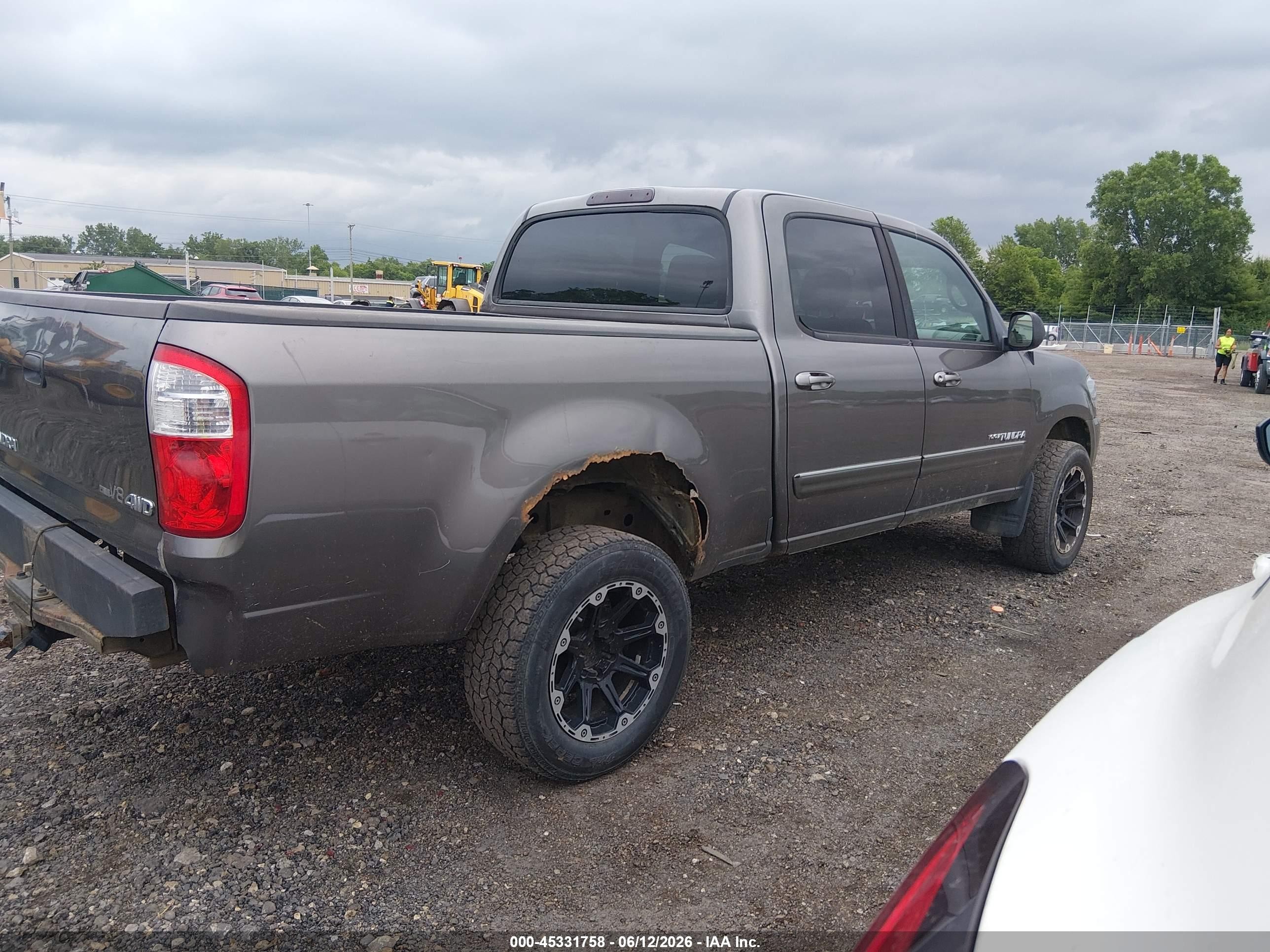 2006 Toyota Tundra Sr5 V8 Gray vin: 5TBDT44116S538692