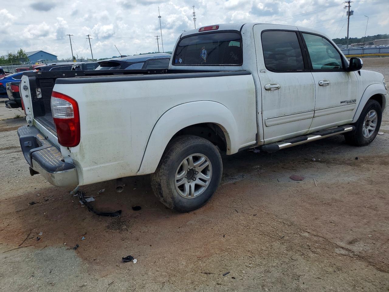 2004 Toyota Tundra Double Cab Sr5 White vin: 5TBDT44124S437769