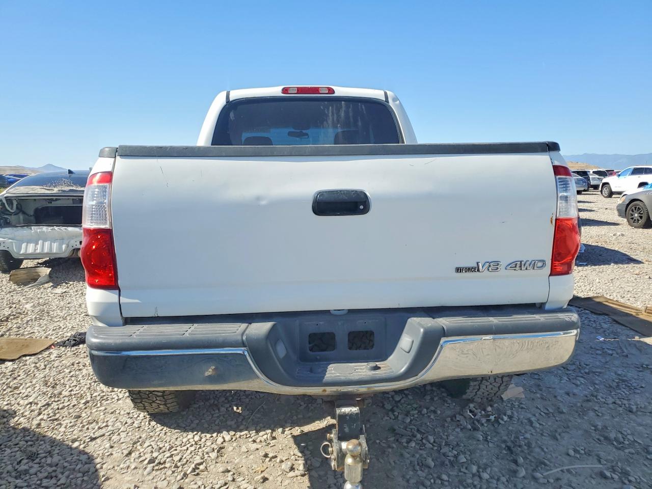 2004 Toyota Tundra Double Cab Sr5 White vin: 5TBDT44124S442535