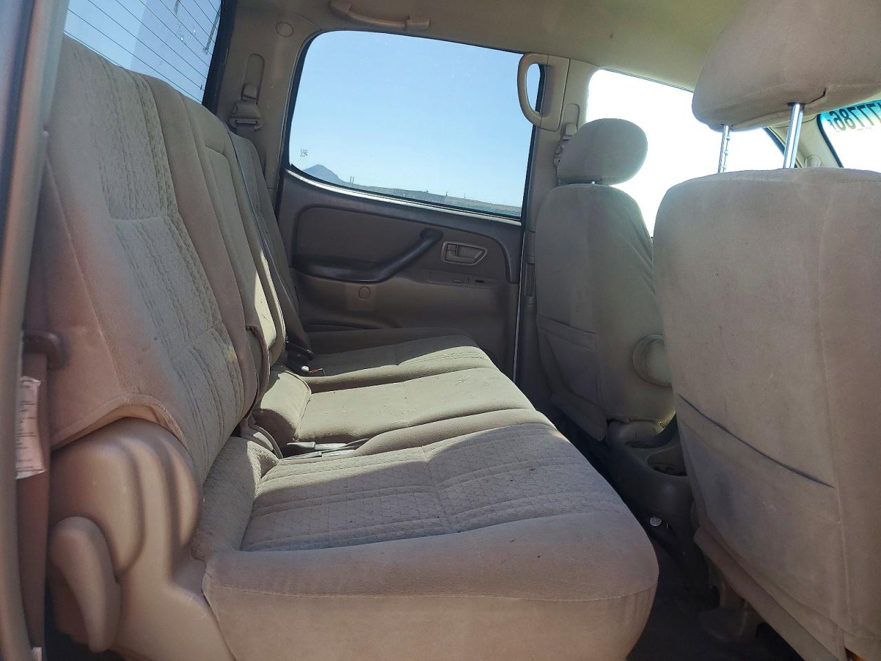 2004 Toyota Tundra Double Cab Sr5 White vin: 5TBDT44124S442535